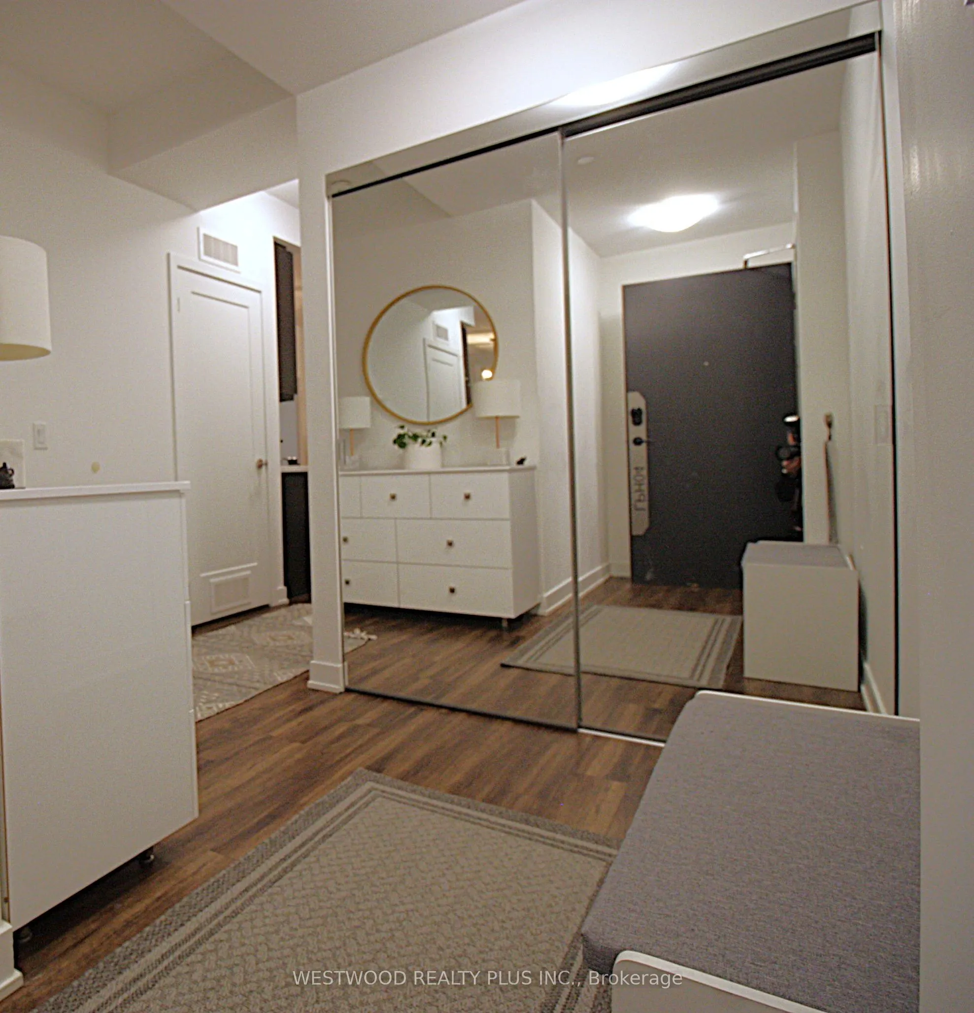 95 Oneida Crescent #LPH04