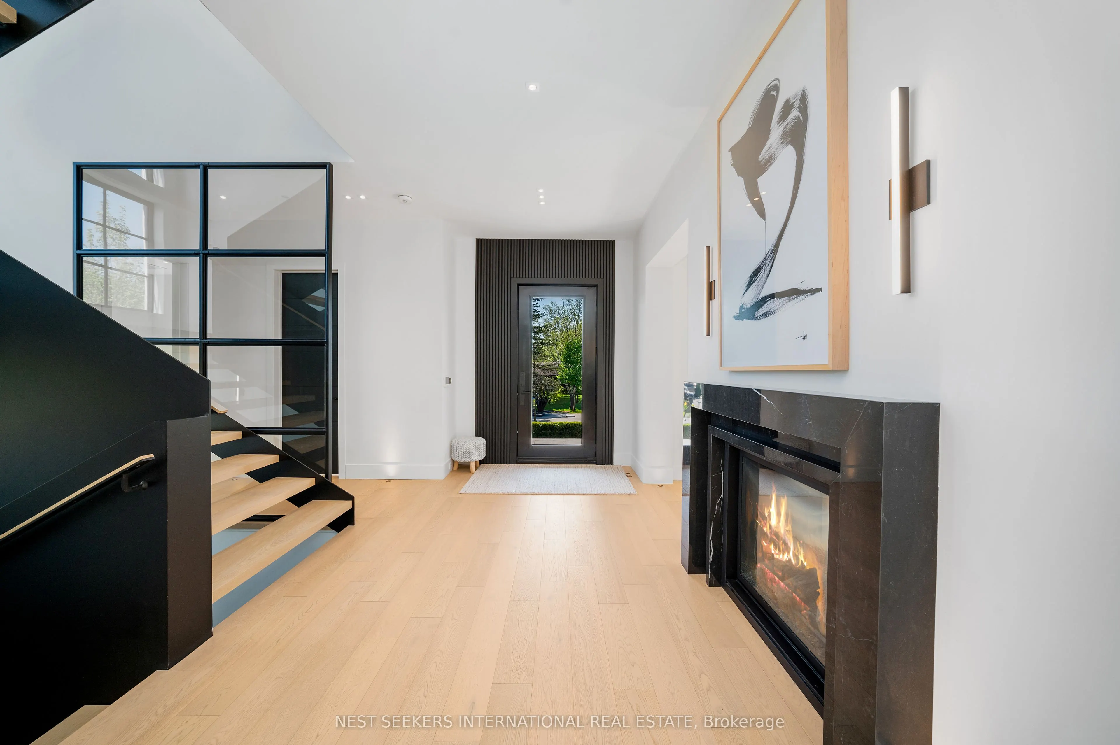 6 Forestave Crescent