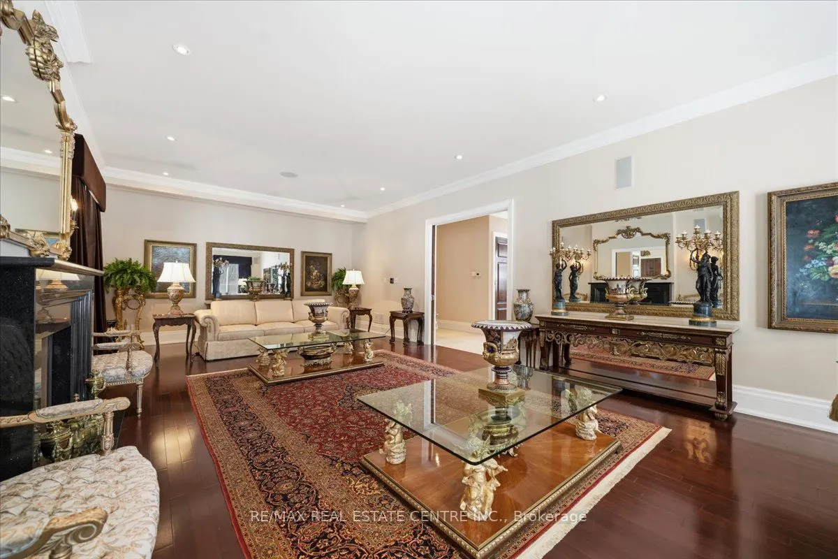65 Kingswood Drive