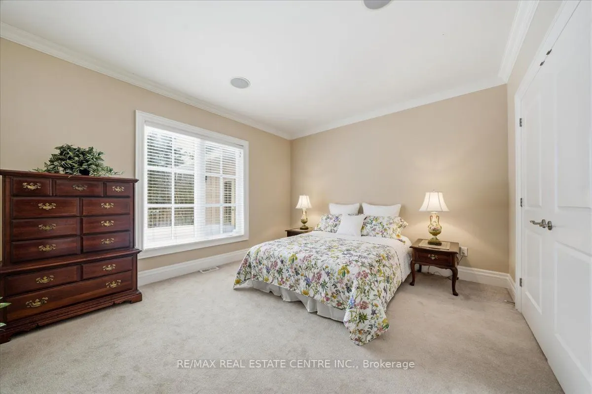 65 Kingswood Drive