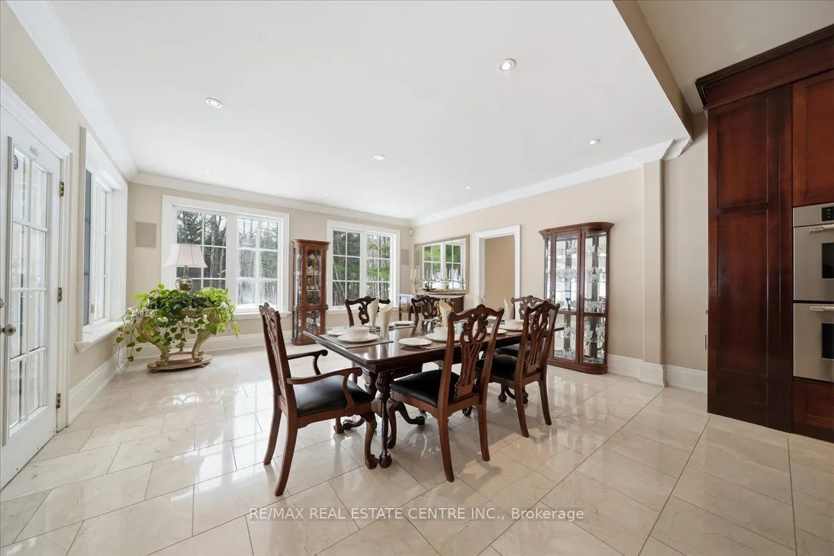 65 Kingswood Drive