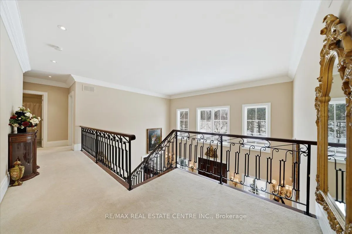 65 Kingswood Drive