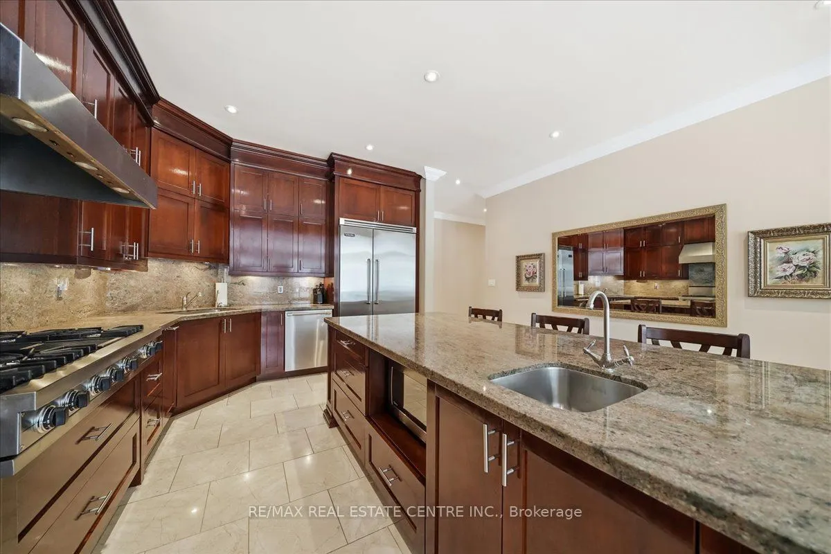 65 Kingswood Drive