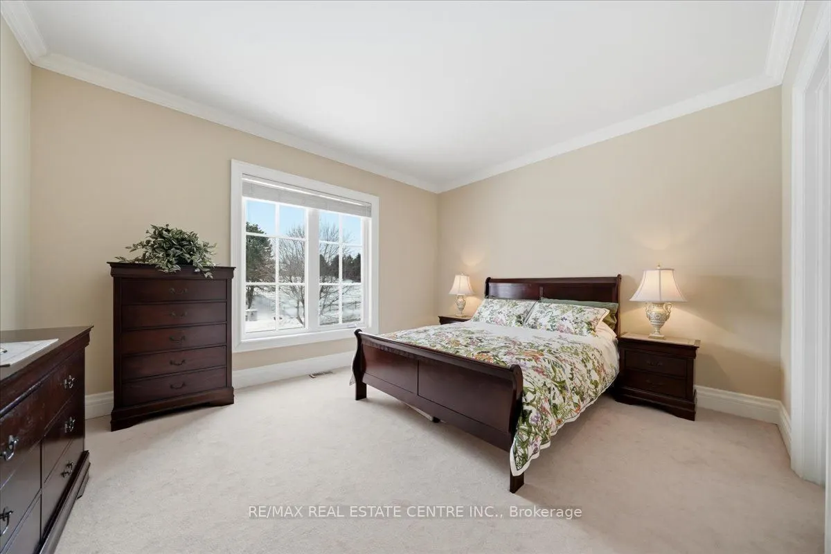 65 Kingswood Drive