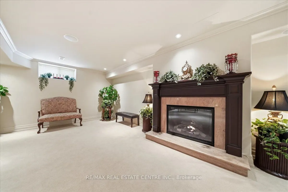 65 Kingswood Drive