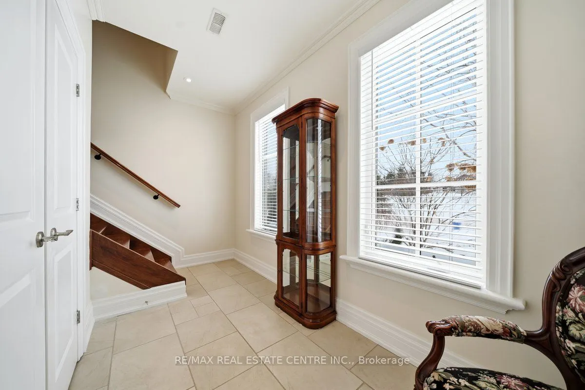 65 Kingswood Drive