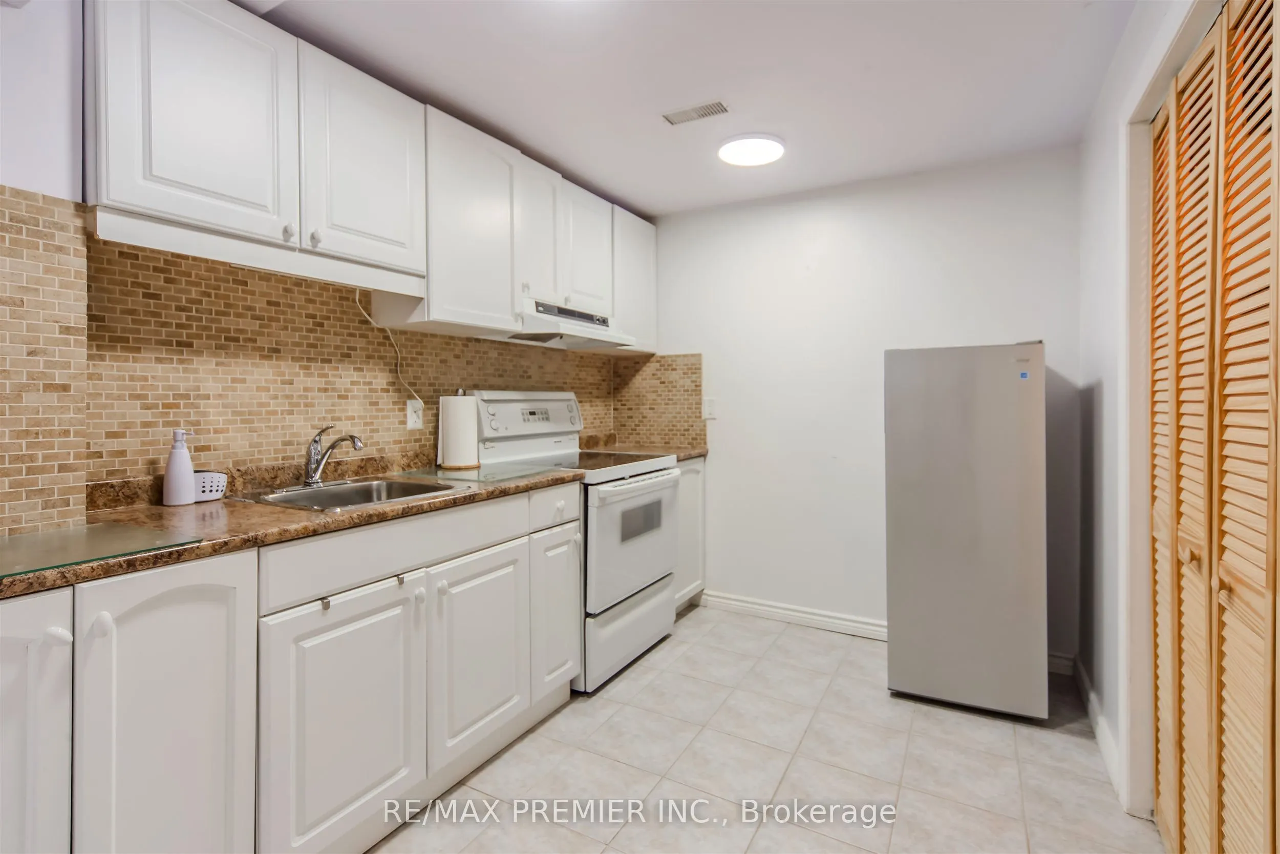 17 Villandry Crescent
