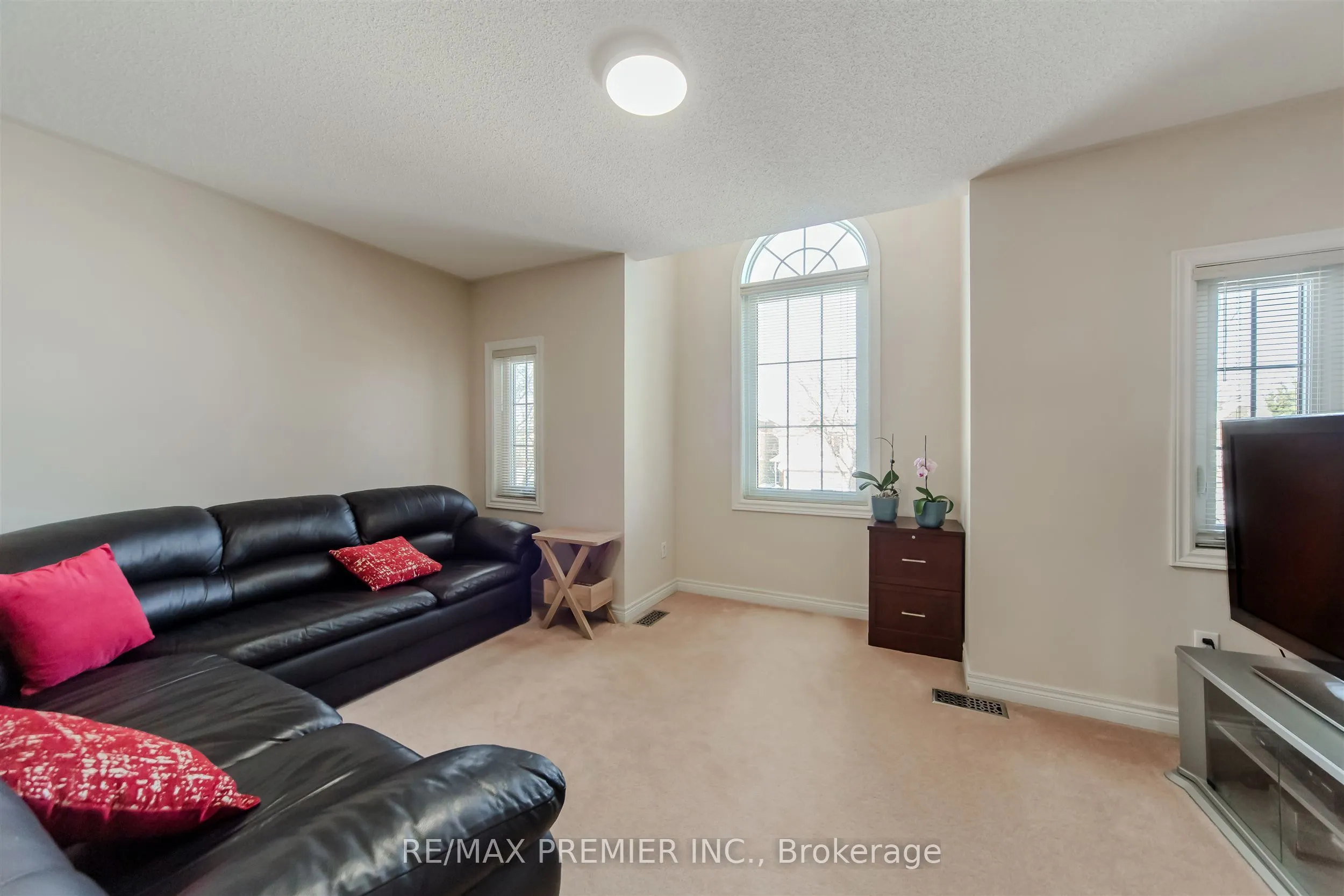 17 Villandry Crescent