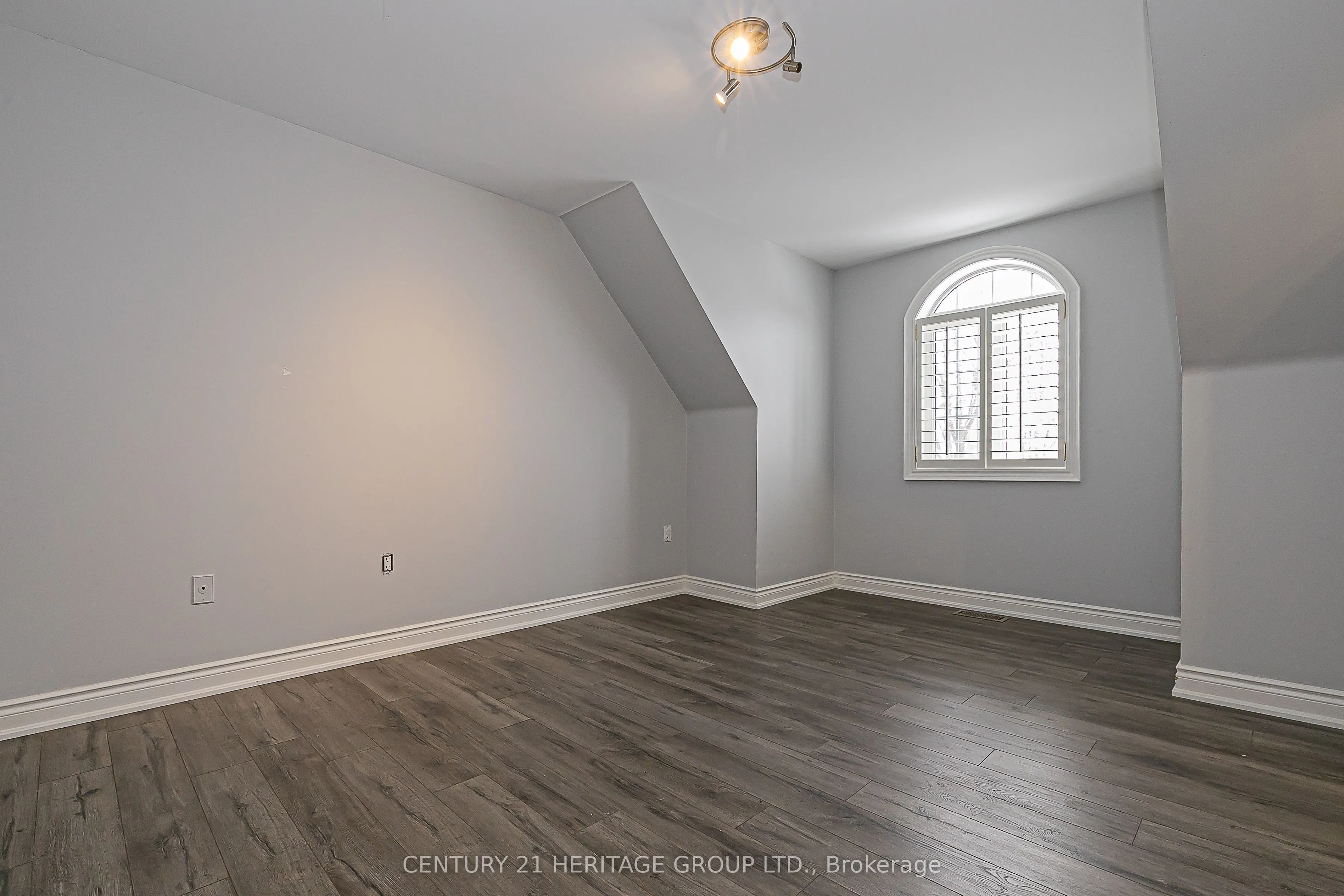 369 Coventry Hill Trail
