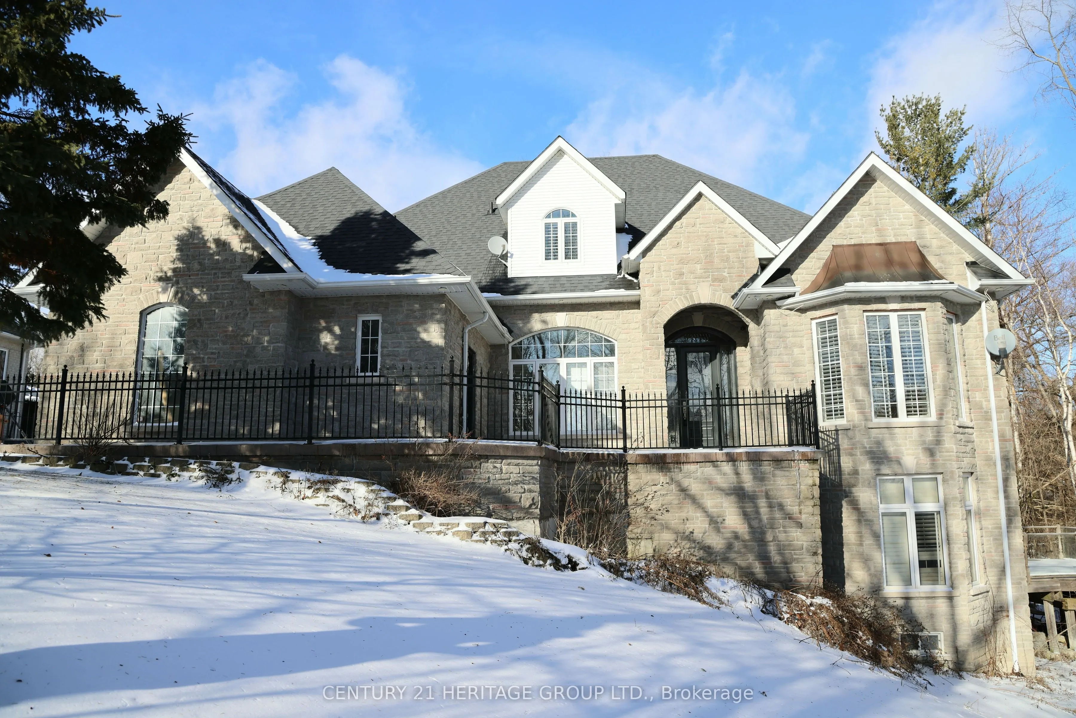 369 Coventry Hill Trail