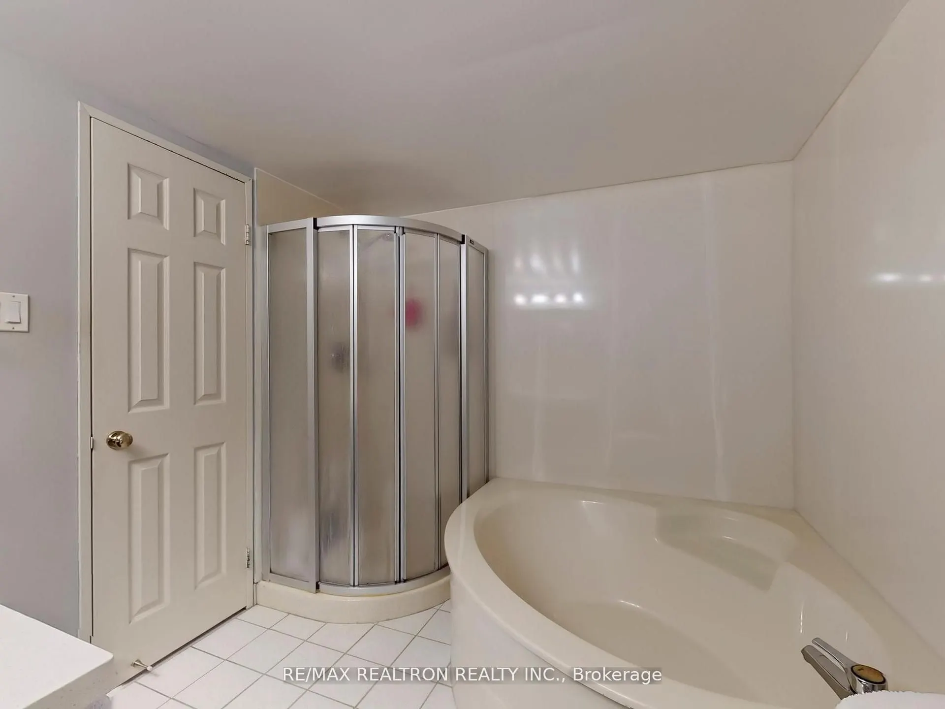 40 Harding Boulevard W #1015