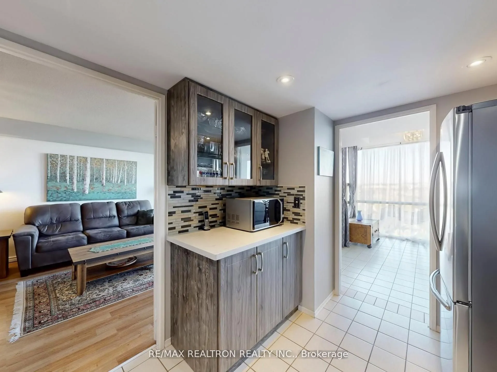 40 Harding Boulevard W #1015