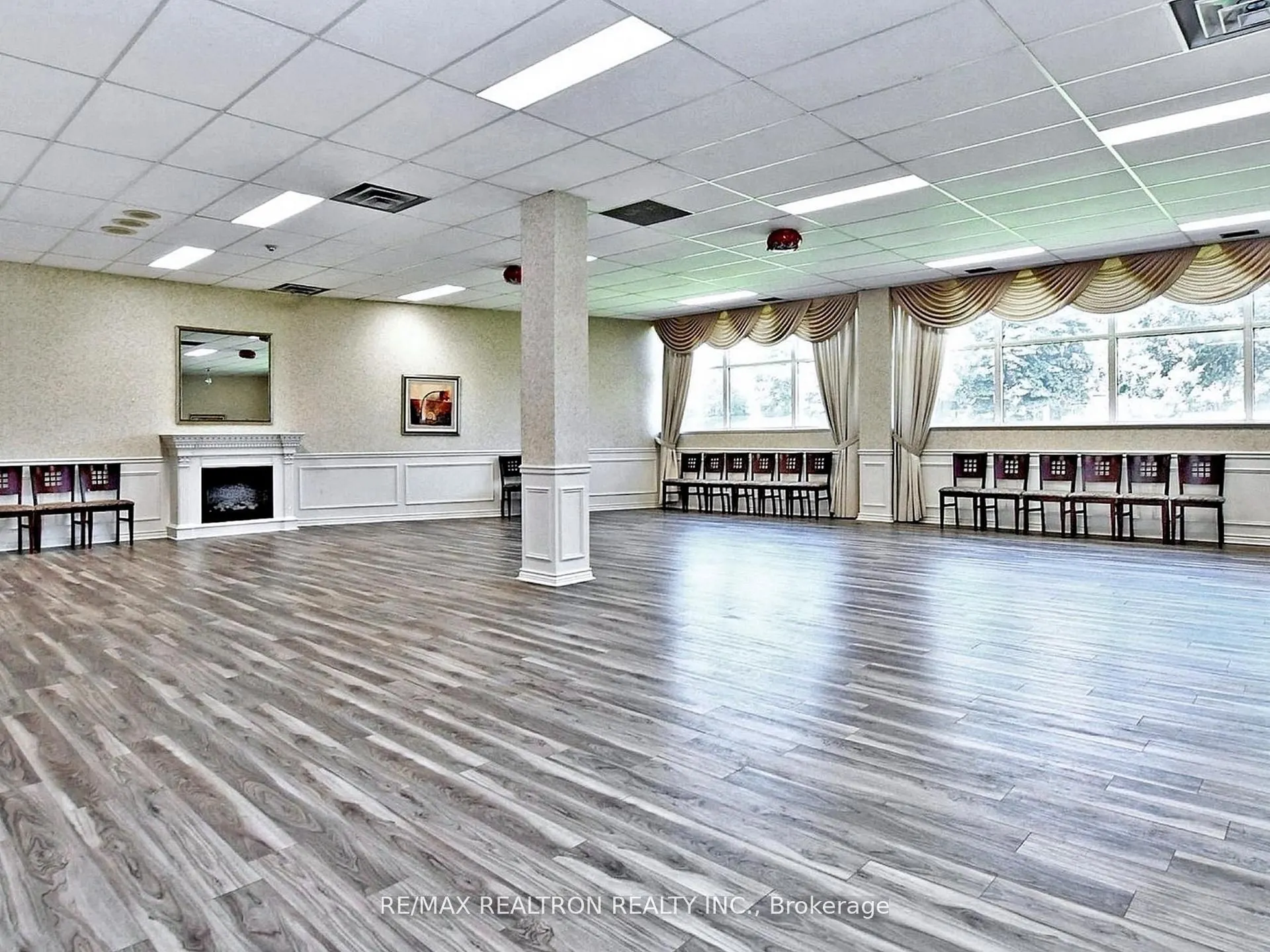 40 Harding Boulevard W #1015