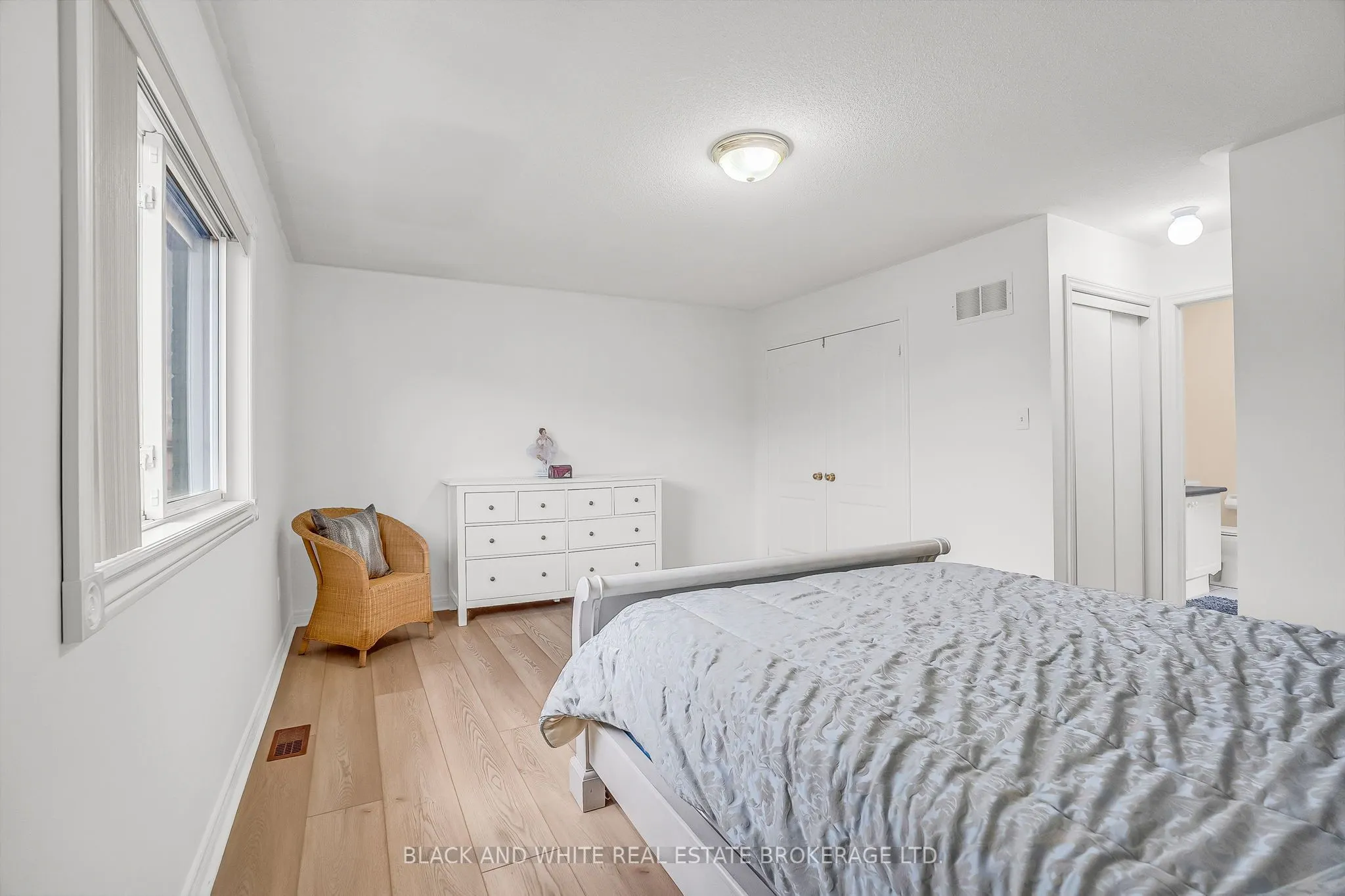 18 Daiseyfield Crescent