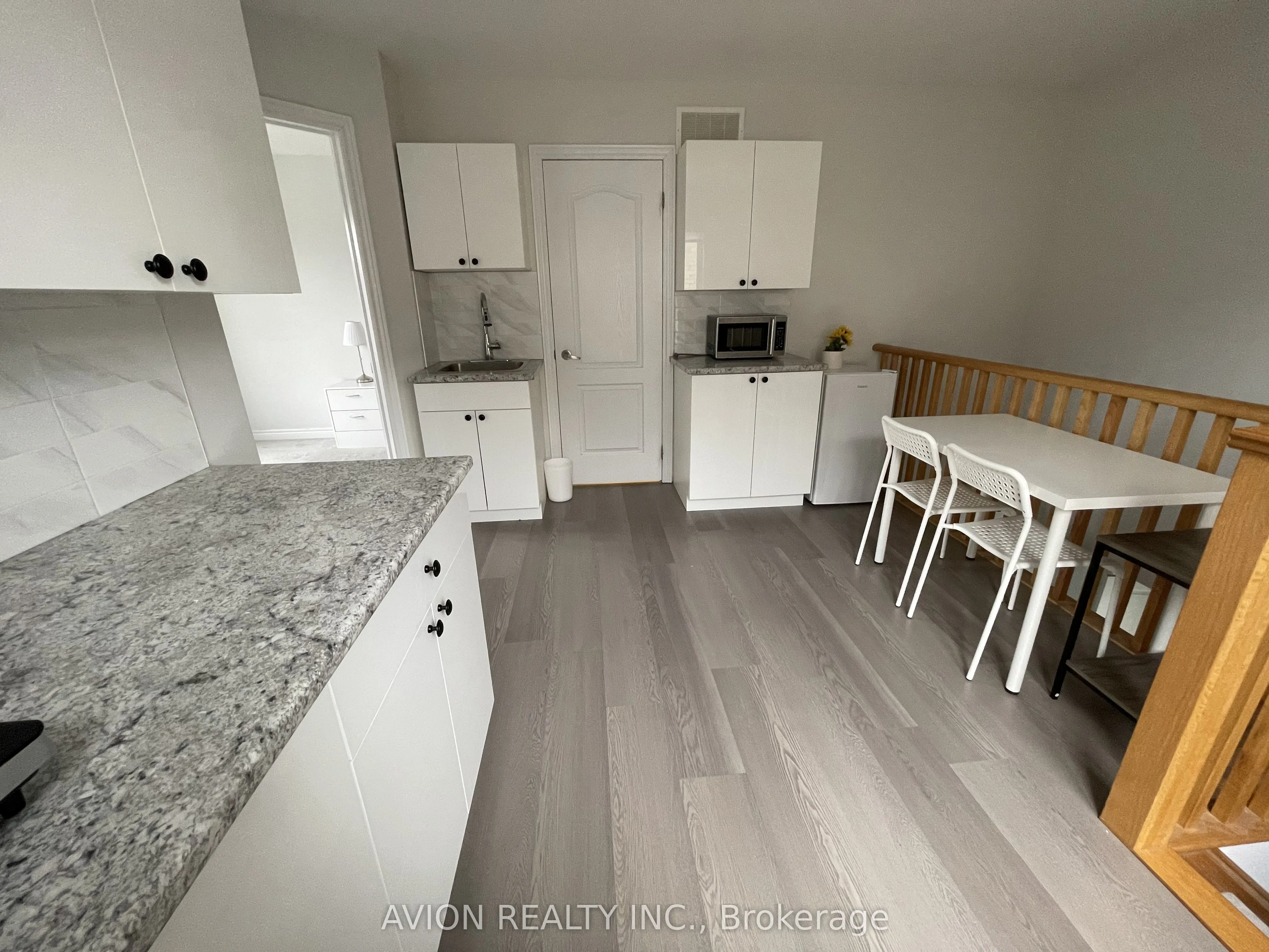 542 Whites Hill Avenue #Coach House