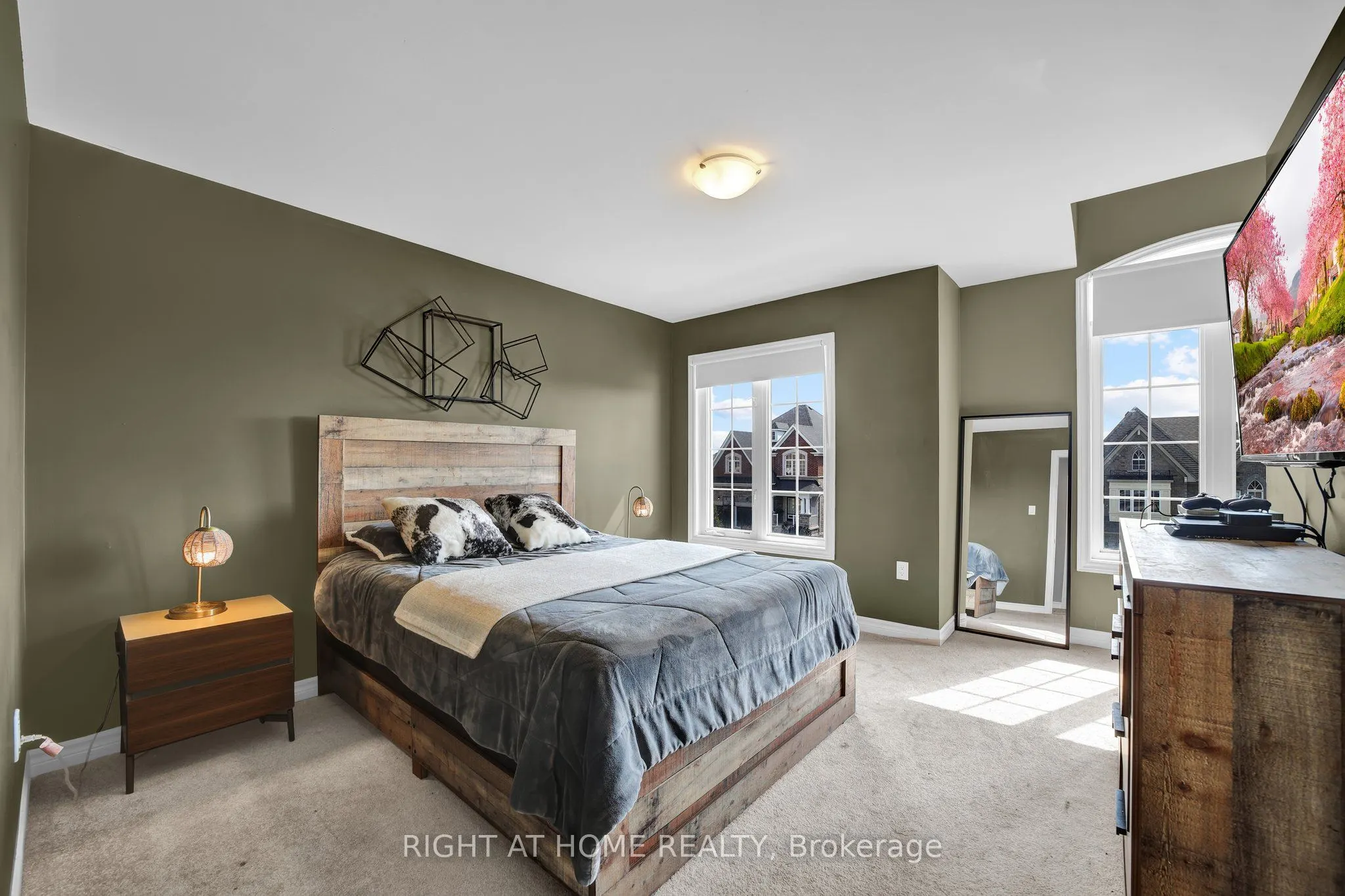 40 Ridge Gate Crescent