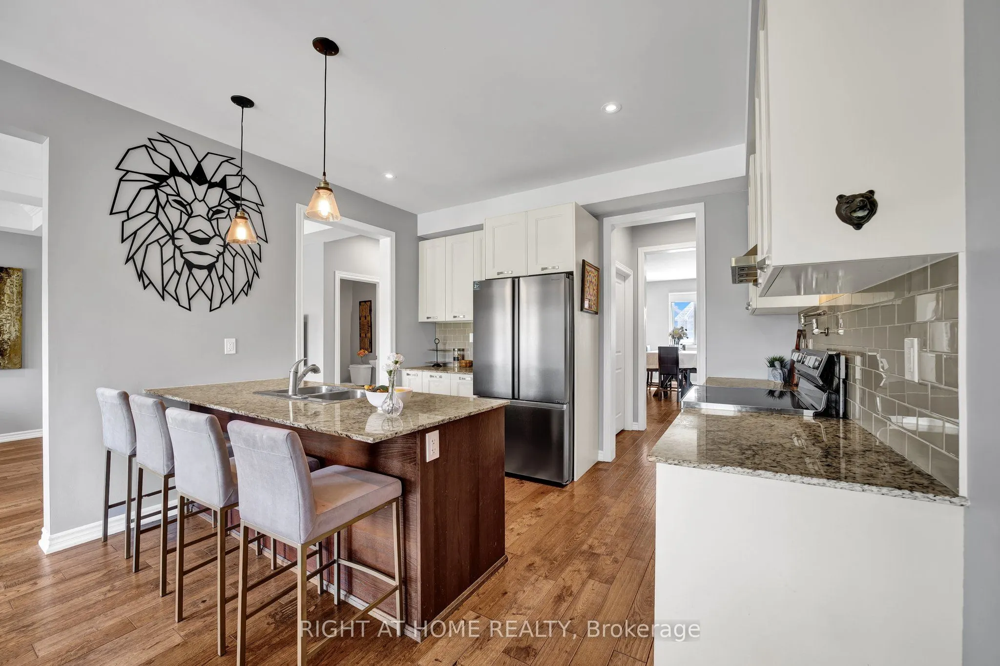 40 Ridge Gate Crescent