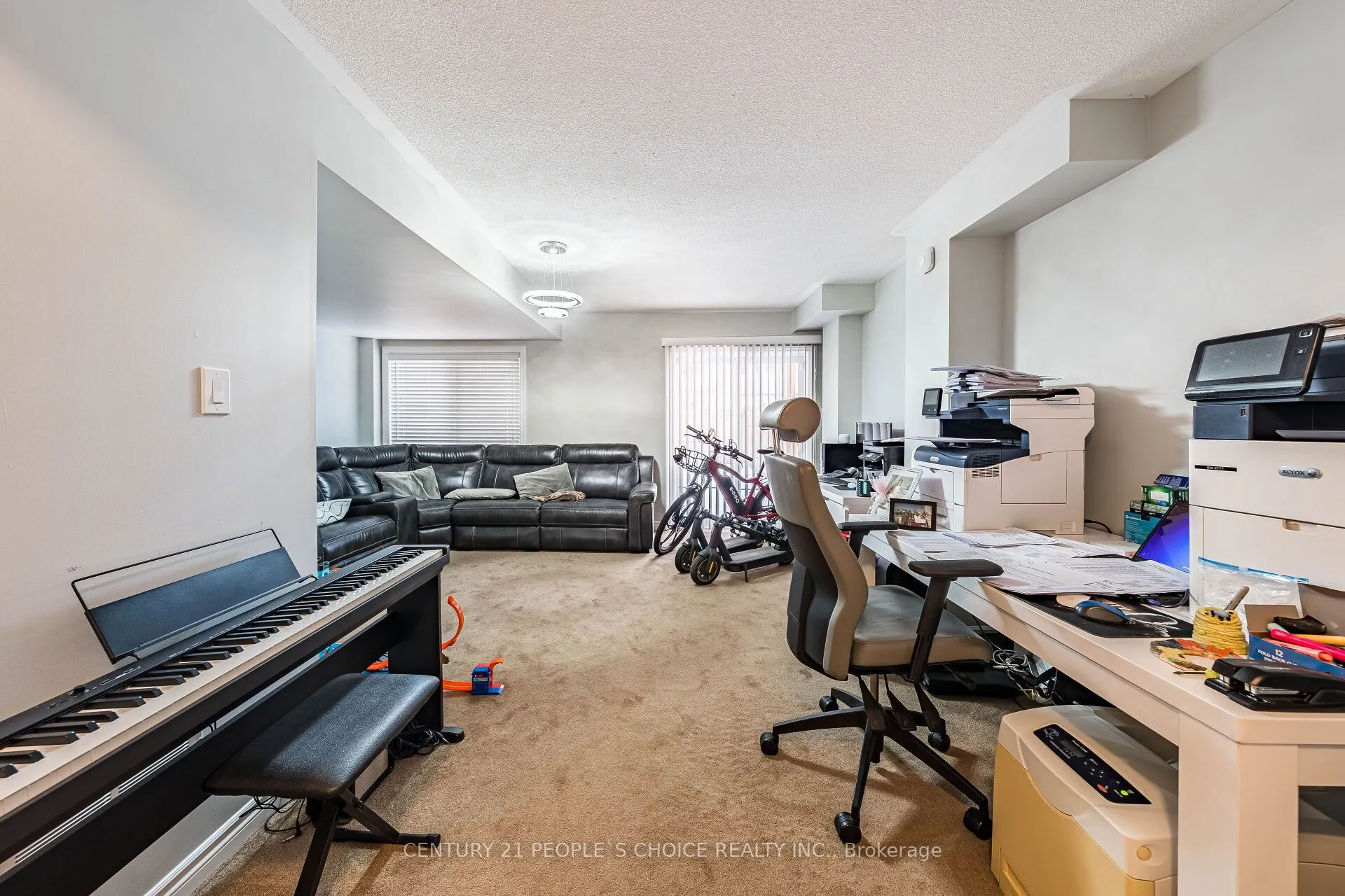 142 Farooq Boulevard S
