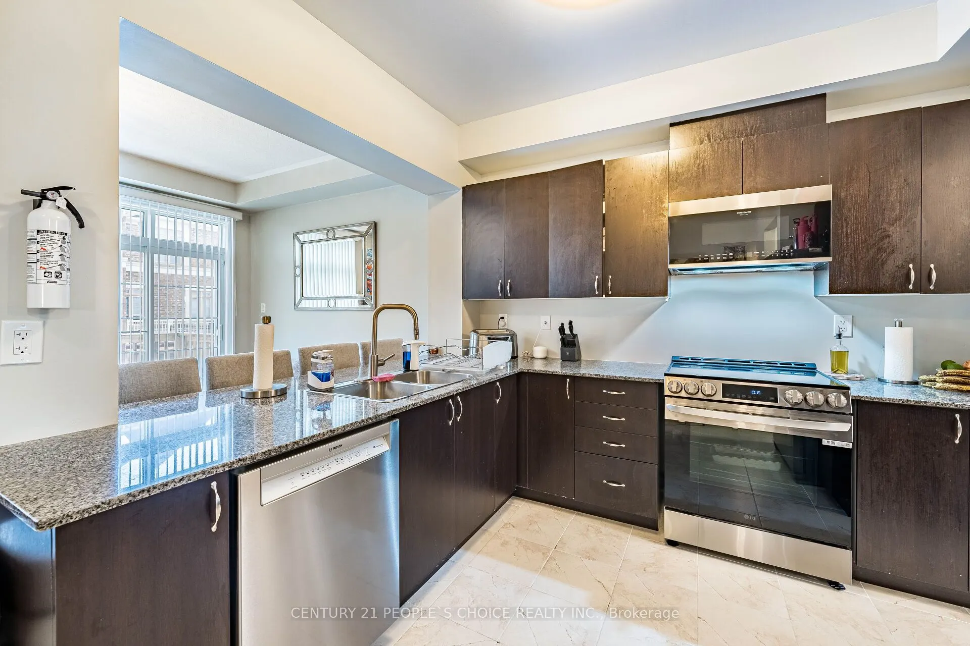 142 Farooq Boulevard S