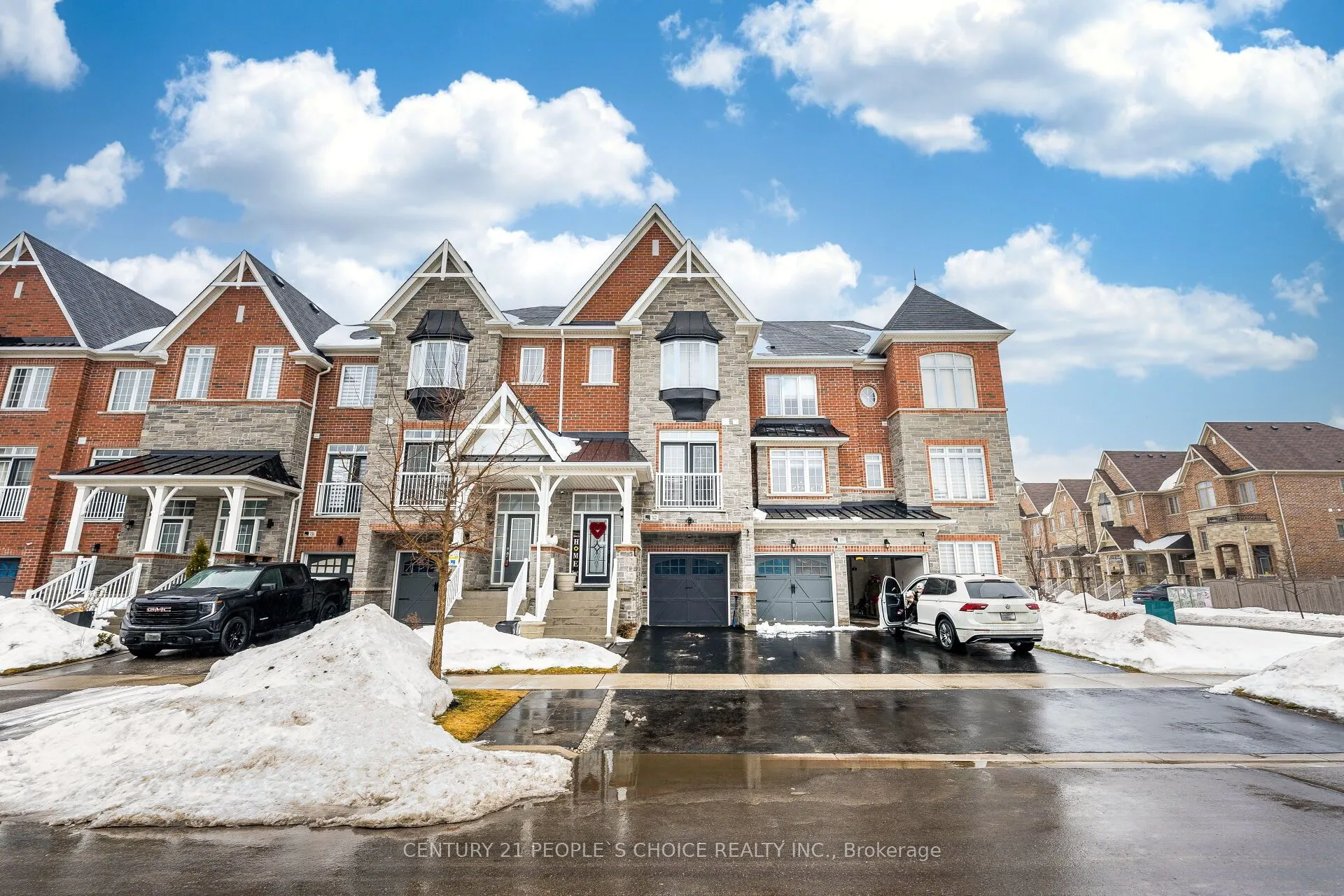 142 Farooq Boulevard S