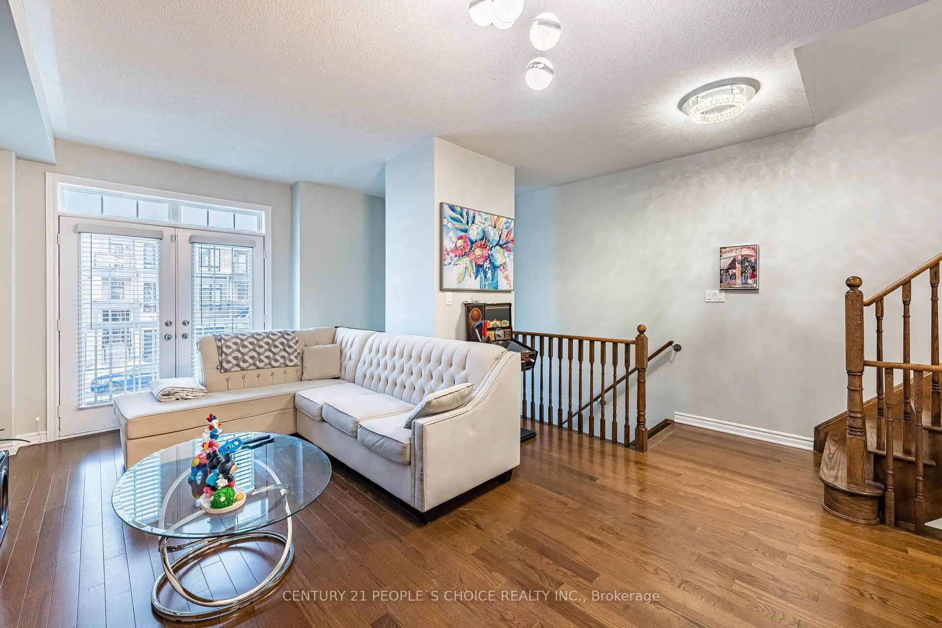 142 Farooq Boulevard S