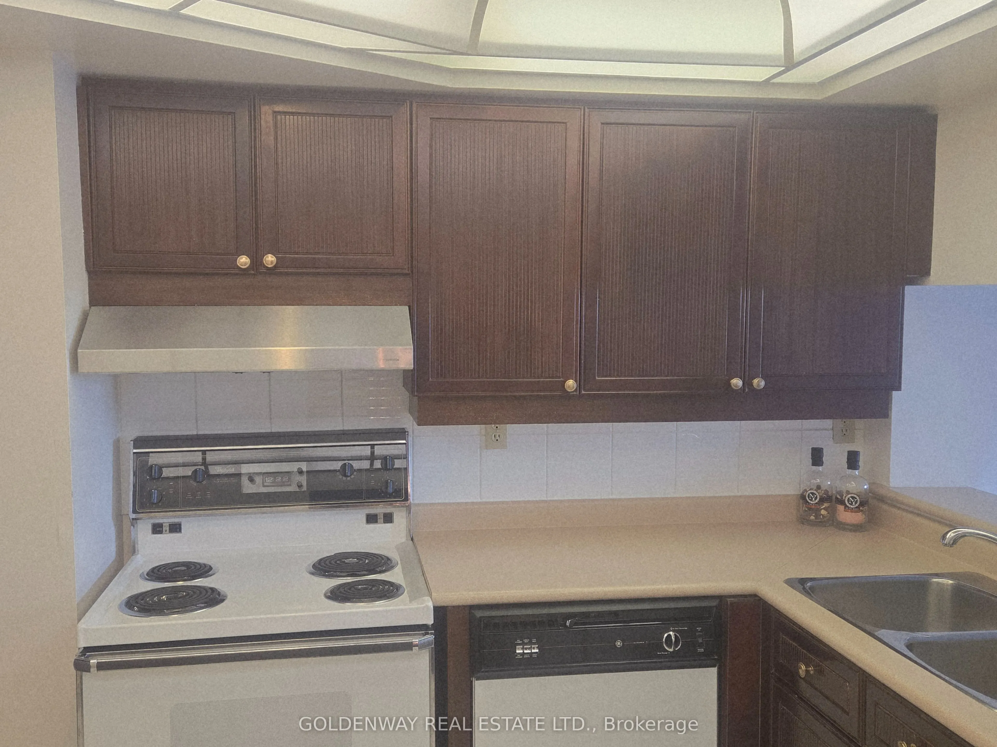 7300 Yonge Street #1012