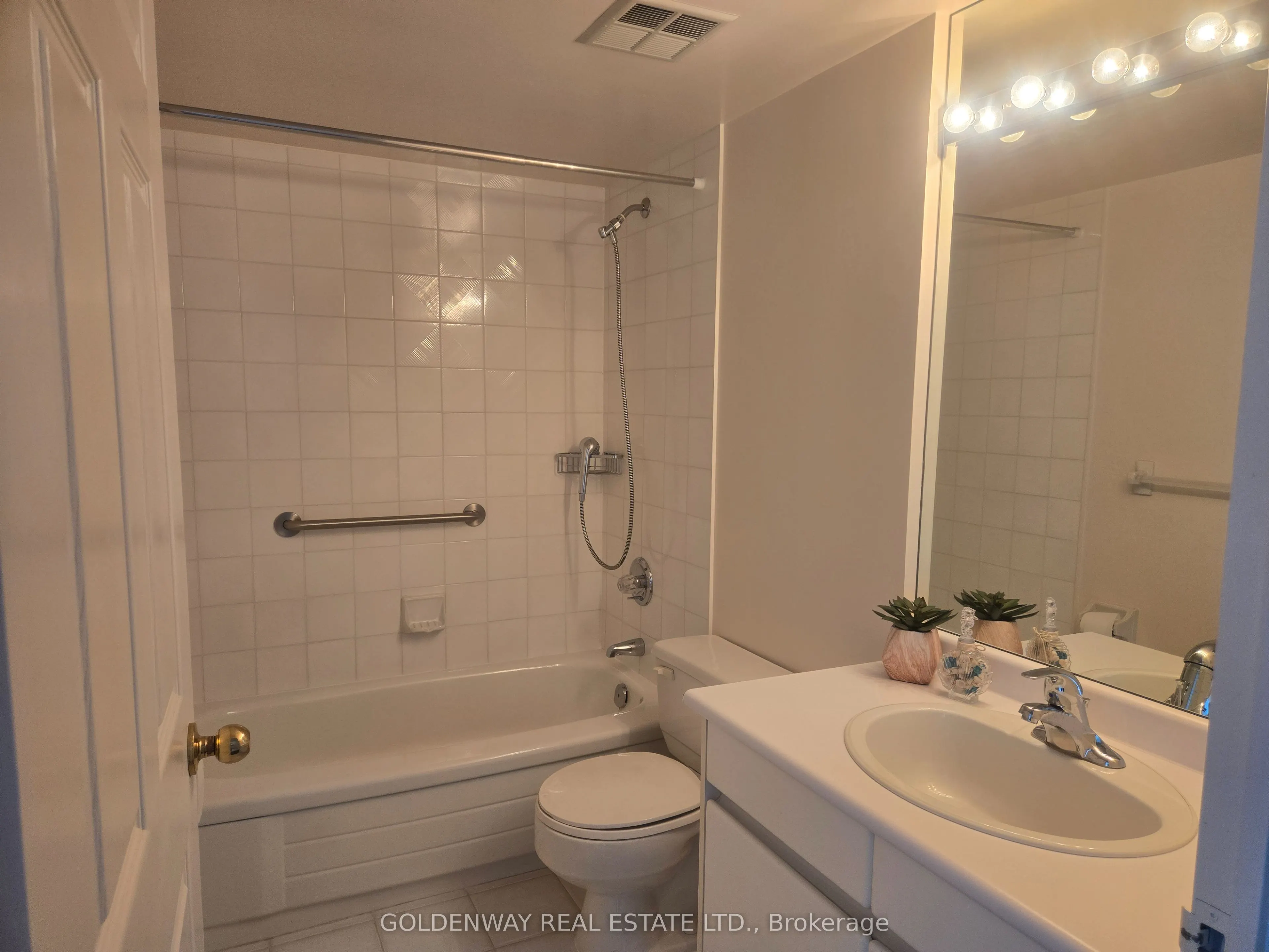 7300 Yonge Street #1012