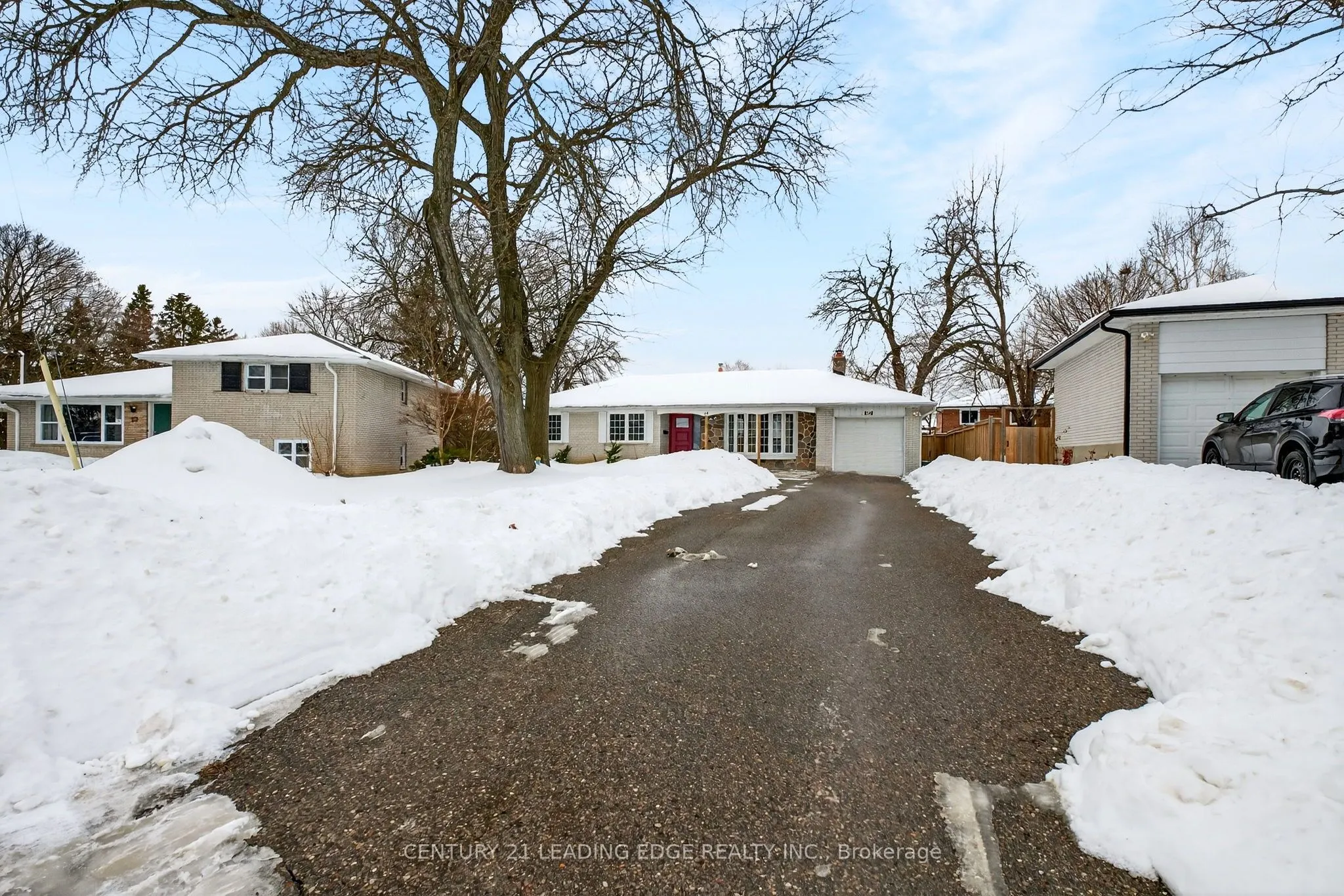 24 Lincoln Green Drive