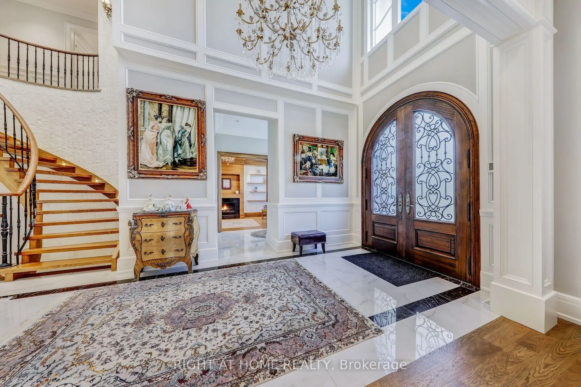 10 Yongeview Avenue