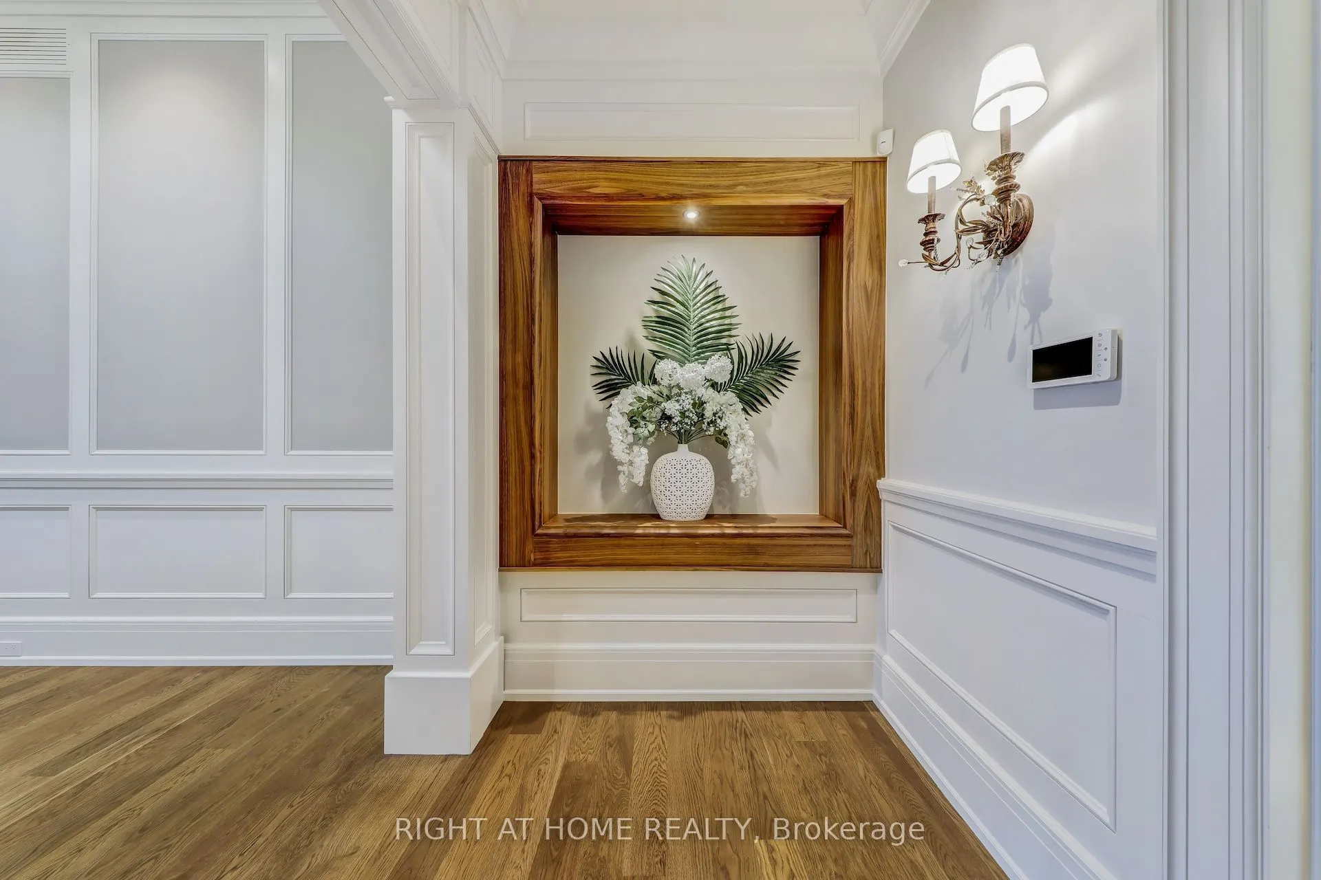 10 Yongeview Avenue