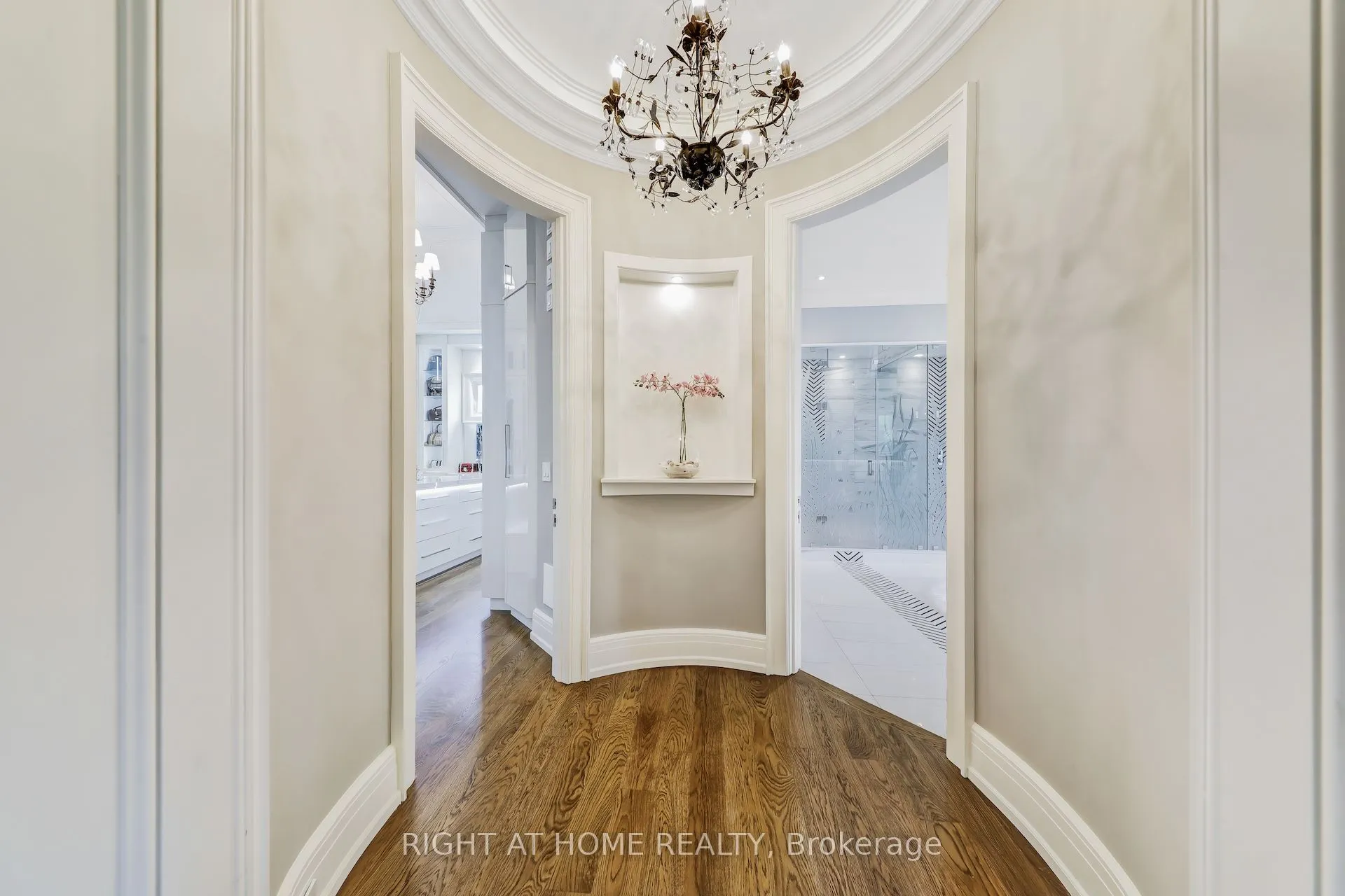 10 Yongeview Avenue