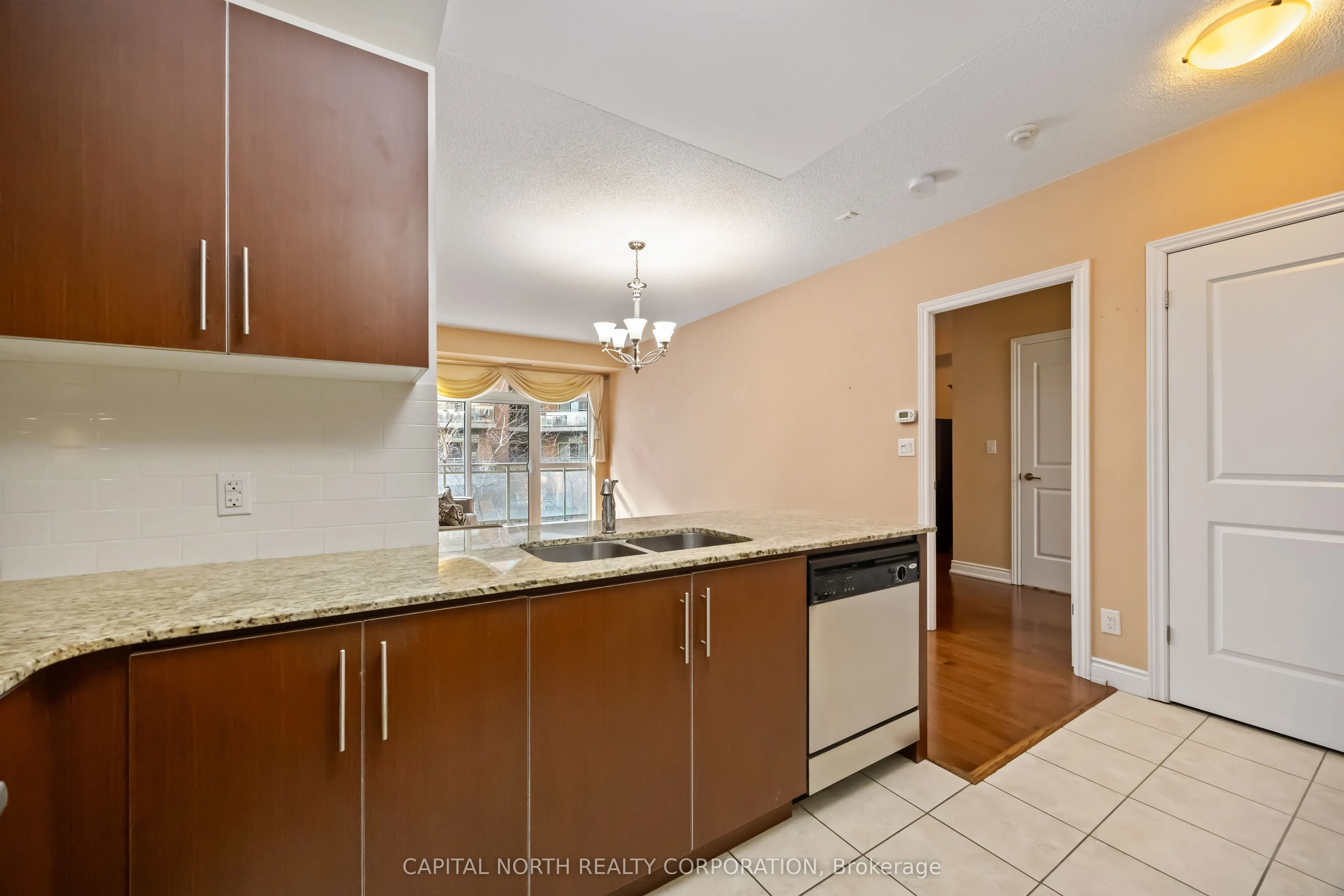 281 Woodbridge Avenue #242