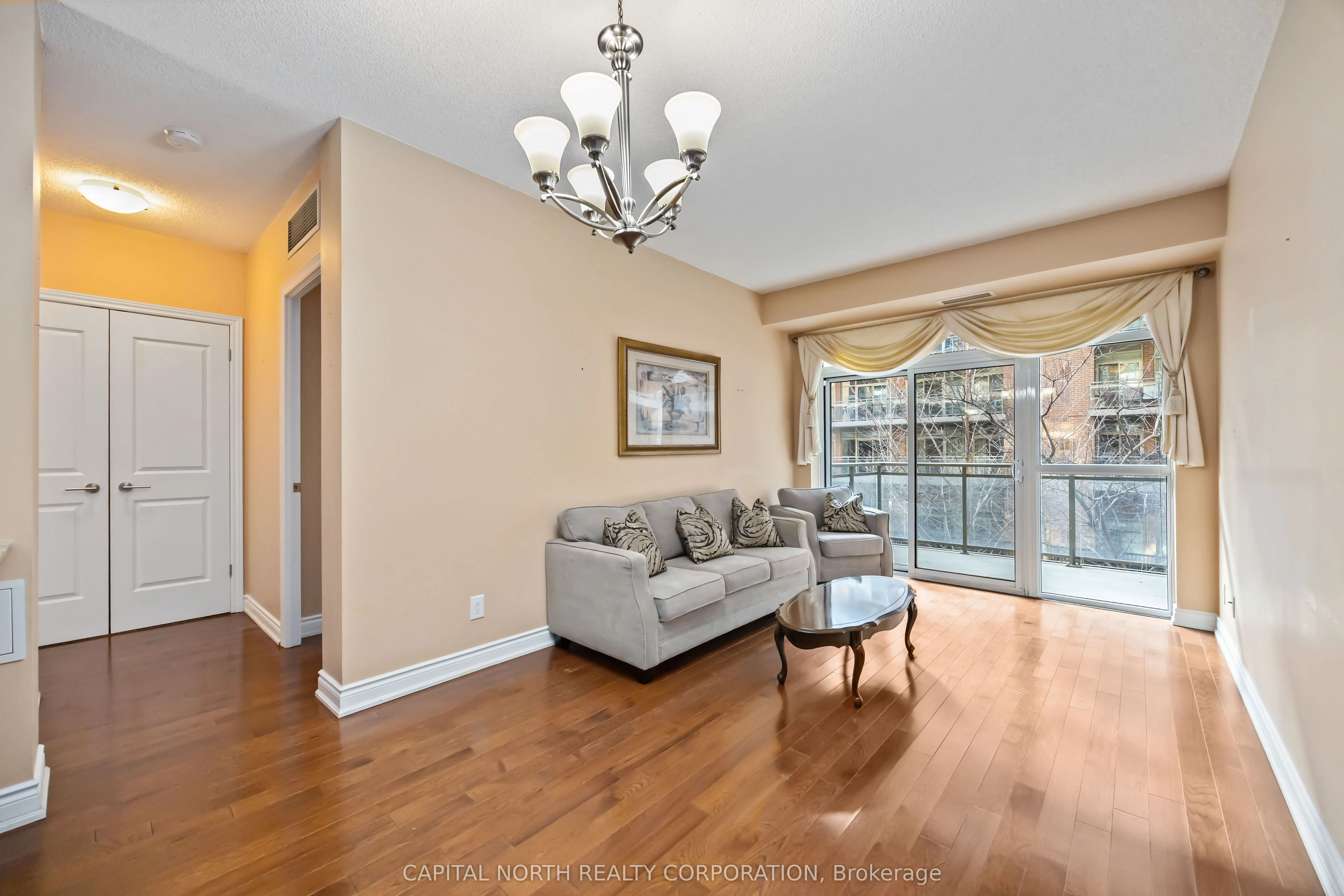 281 Woodbridge Avenue #242