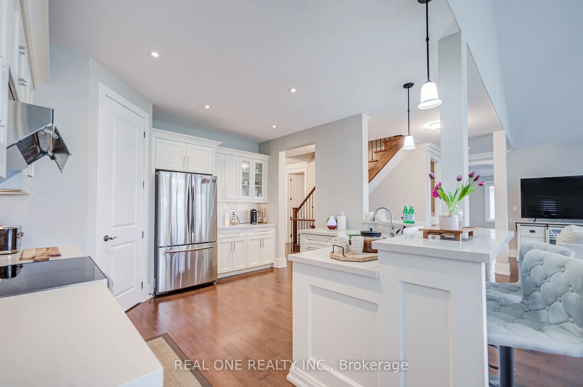 295 Sunnybrae Avenue