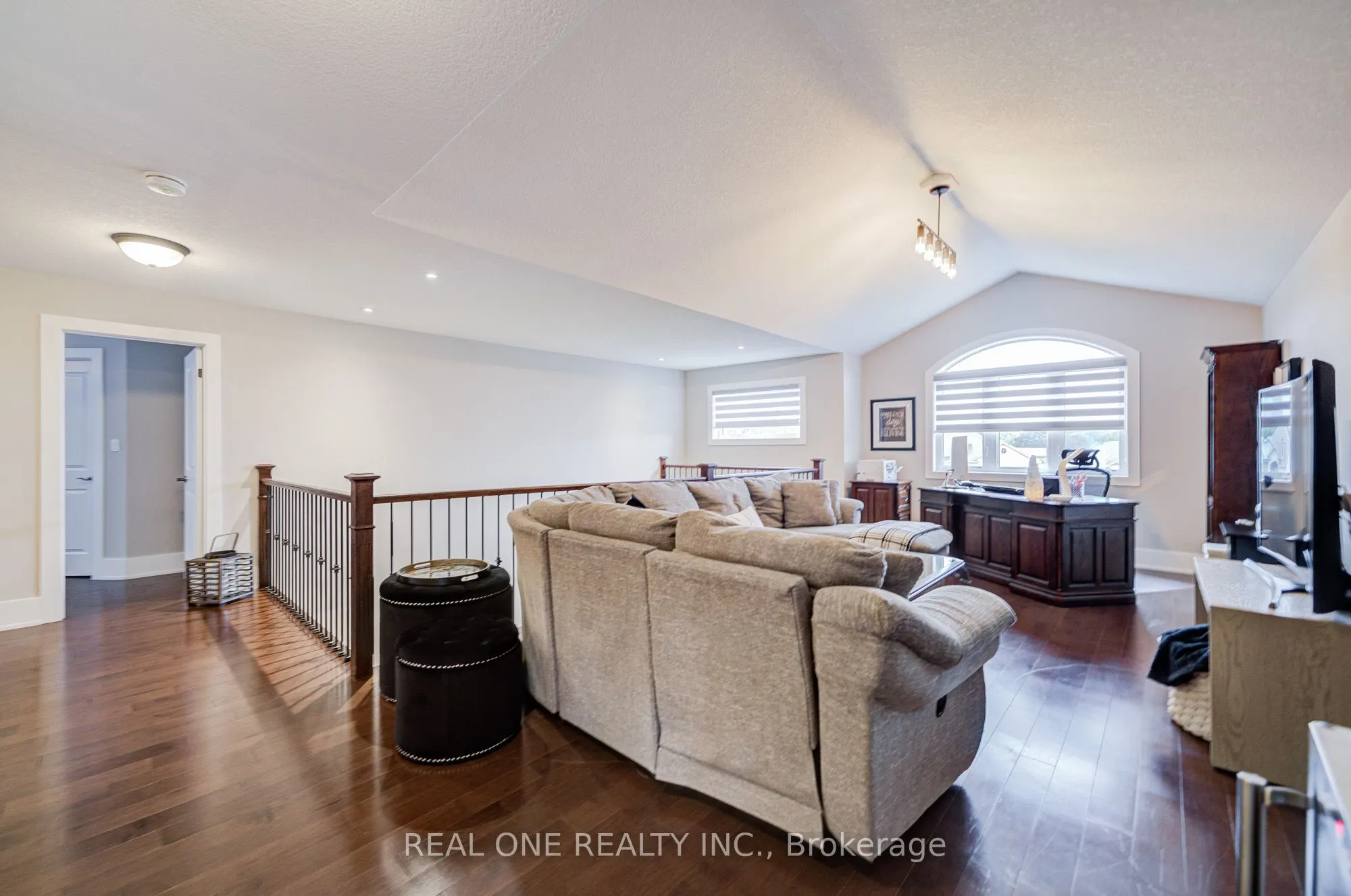 295 Sunnybrae Avenue