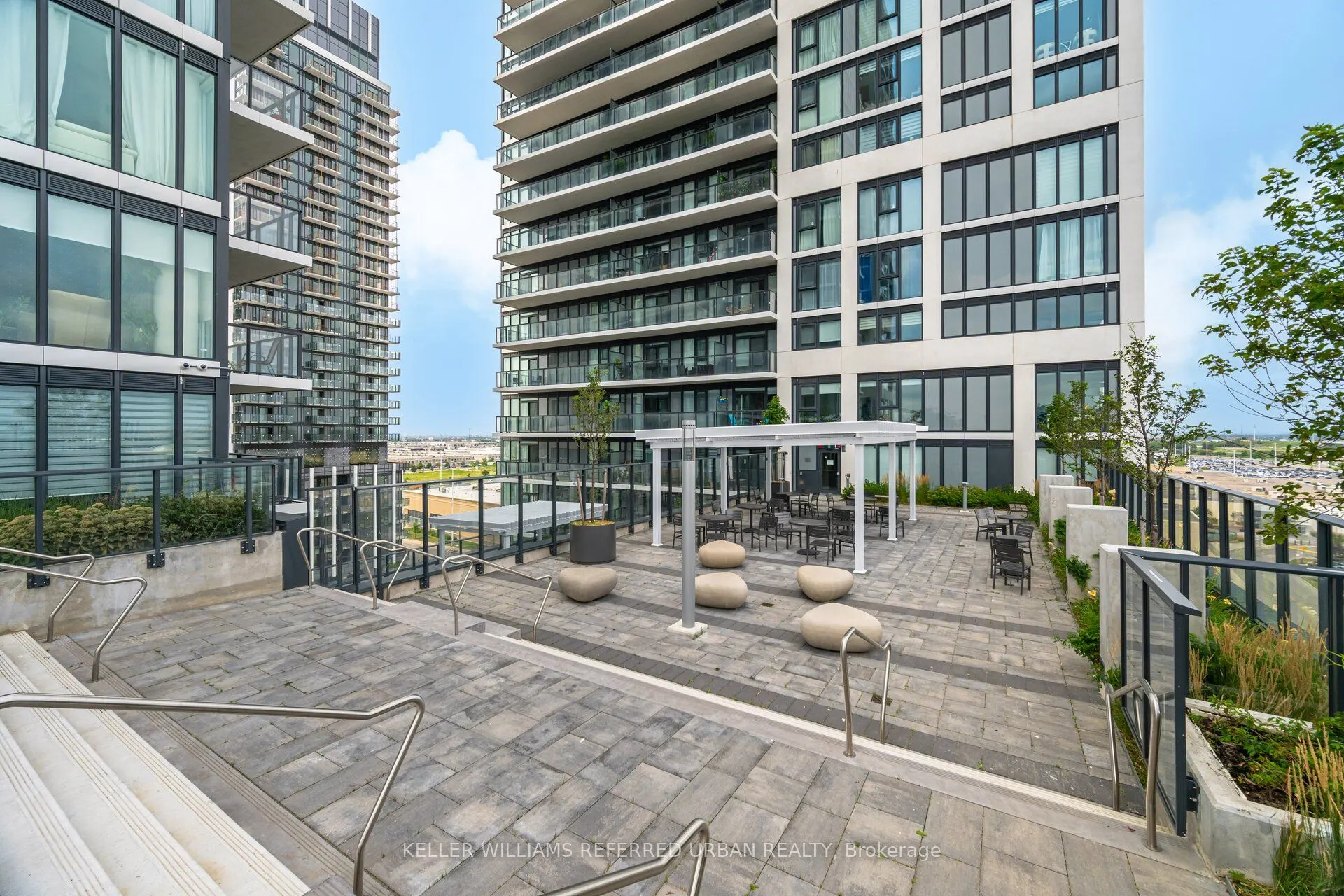 9000 Jane Street #1115