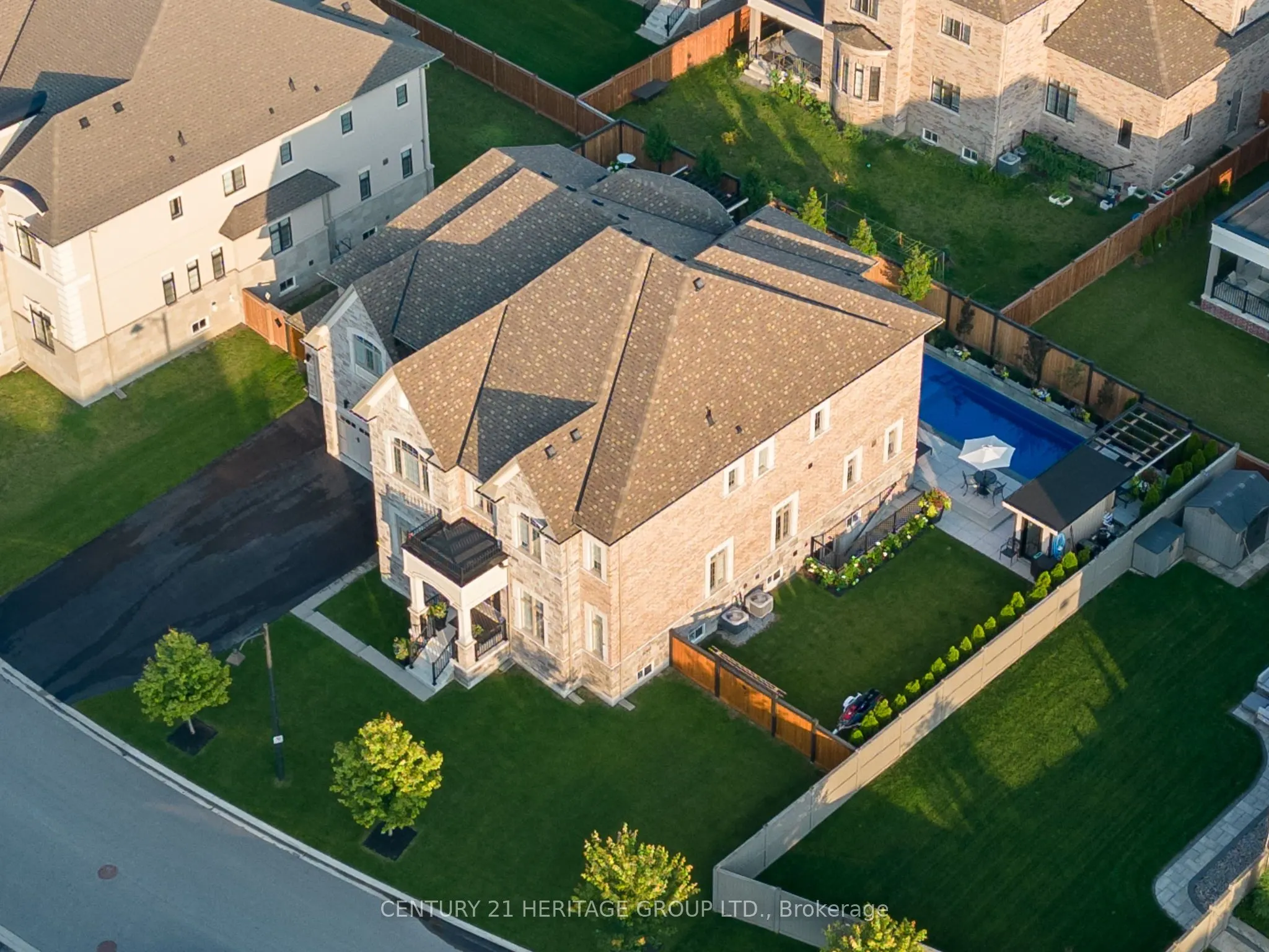 43 Sir Henry Court