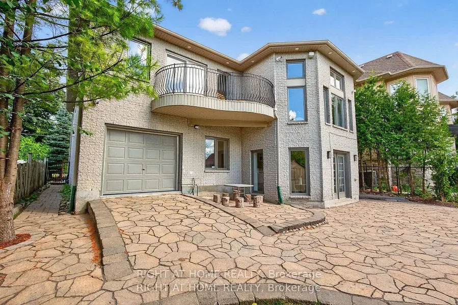 429 North Lake Road