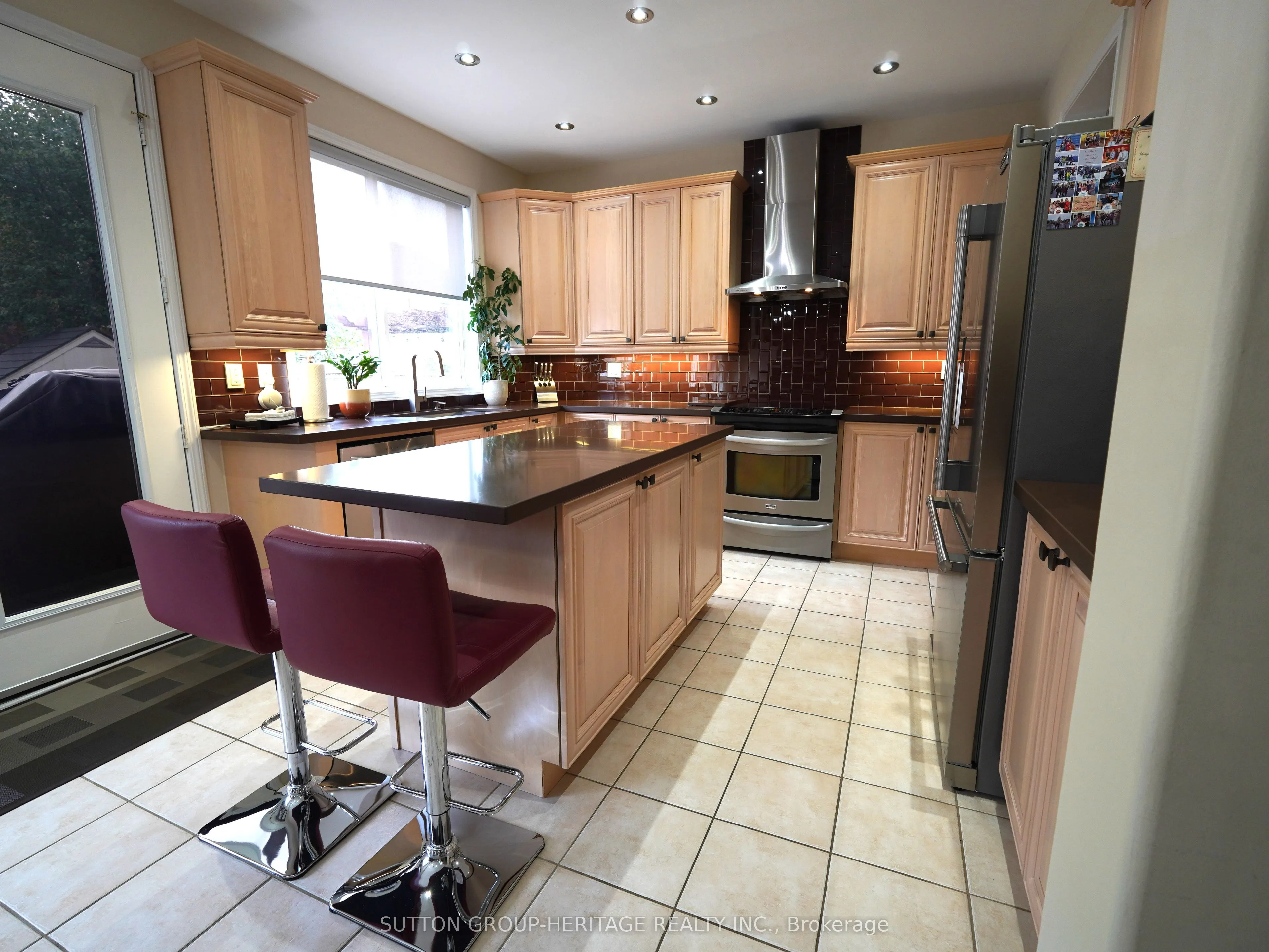 5 Baintree Street