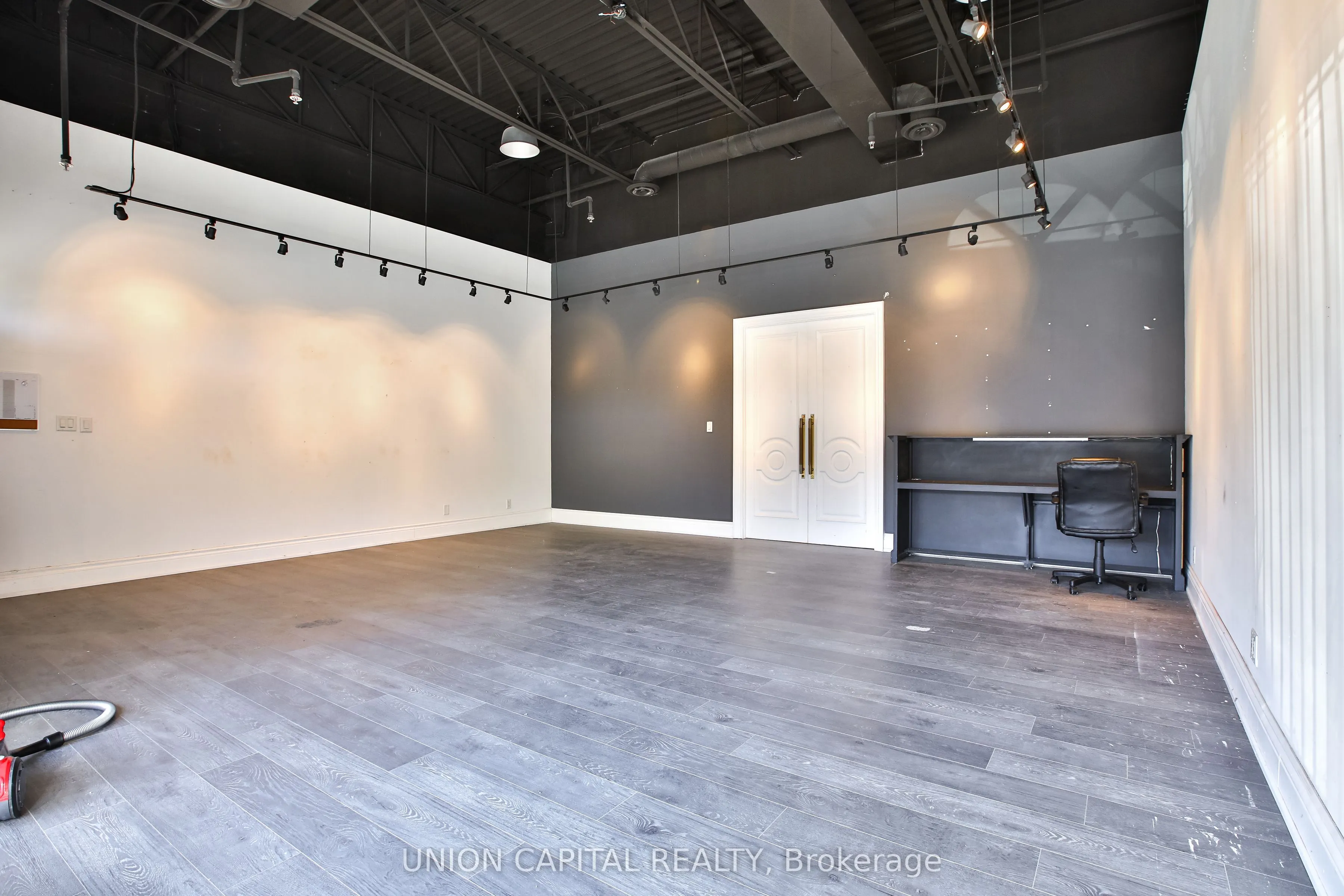 20 Wertheim Court #34
