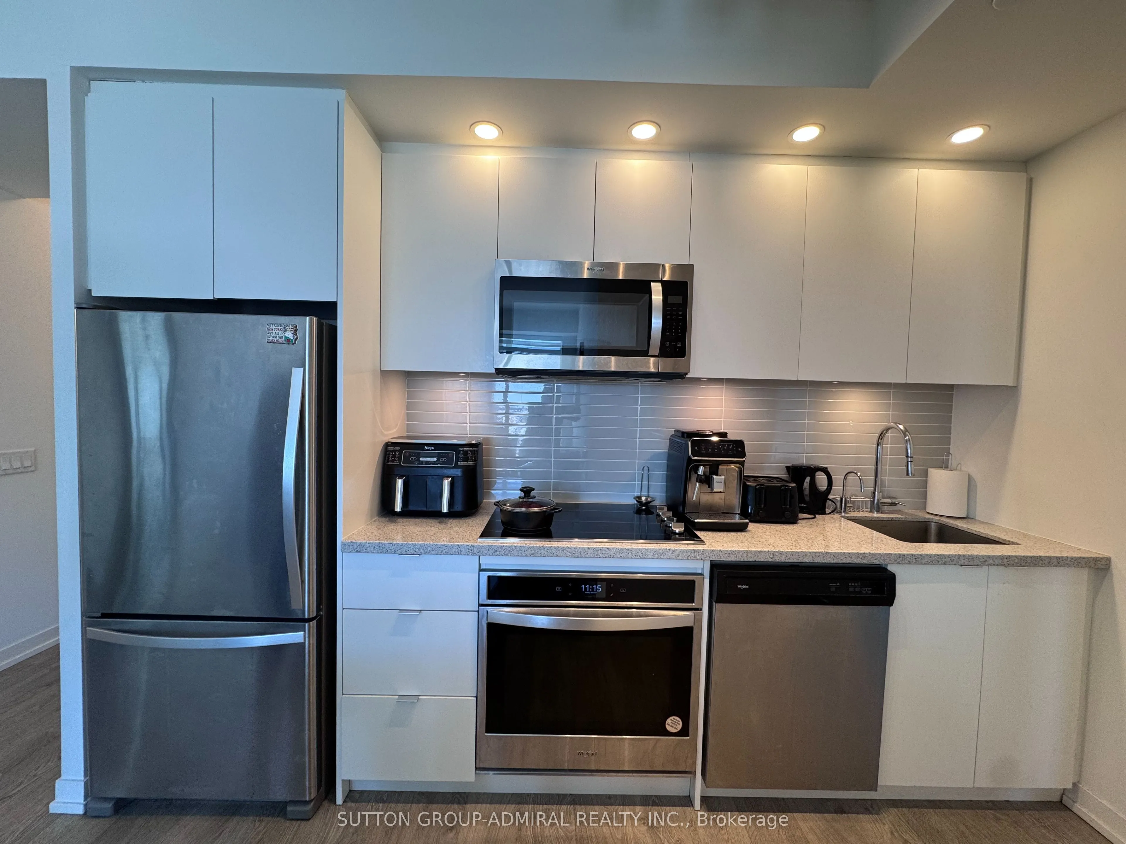 8868 Yonge Street #1006
