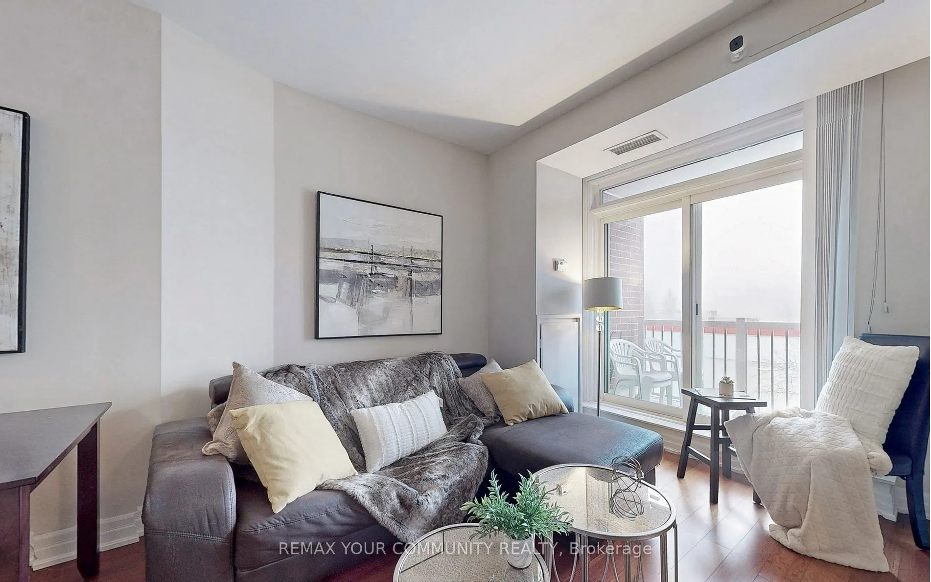 15450 Yonge Street #205