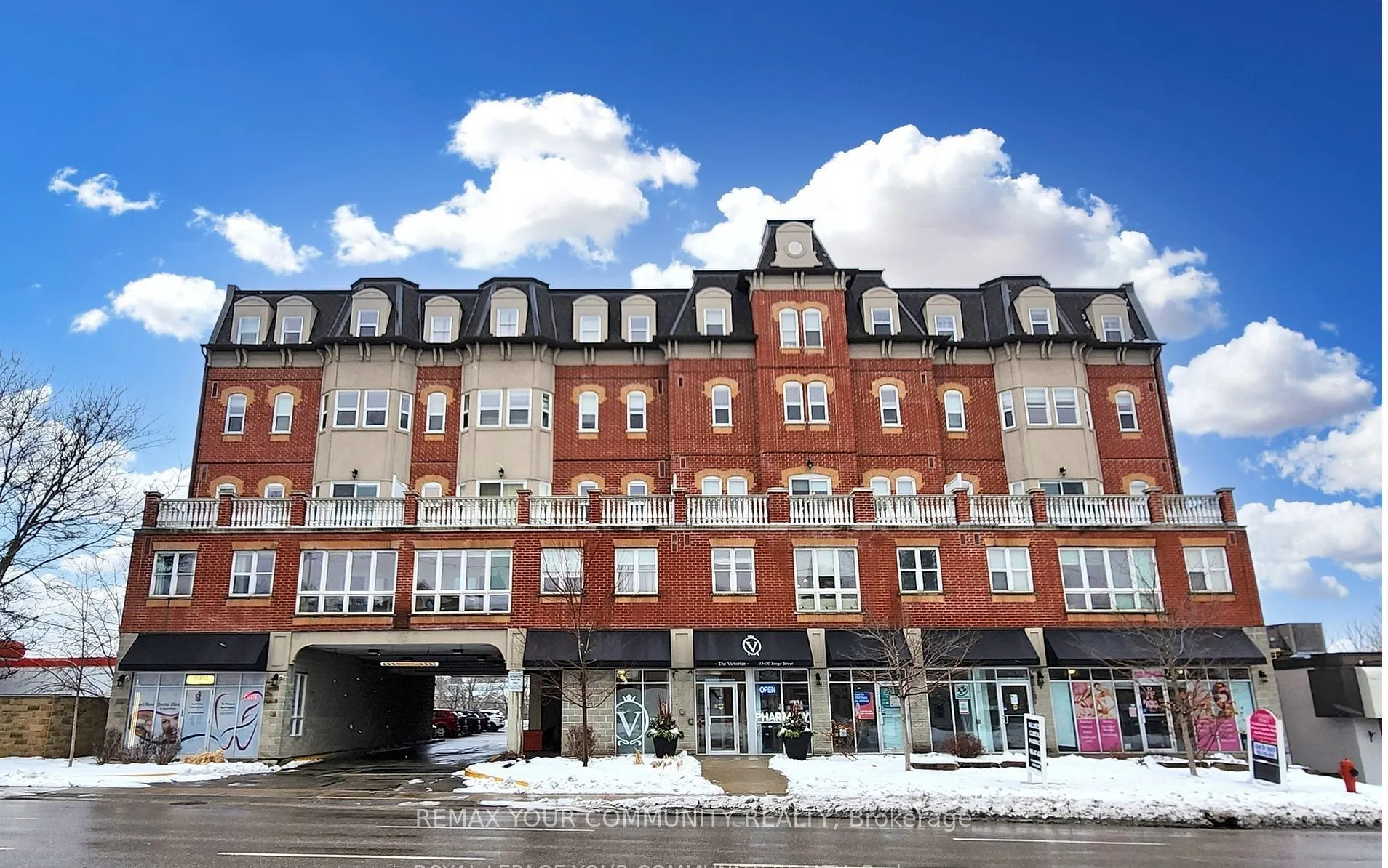 15450 Yonge Street #205