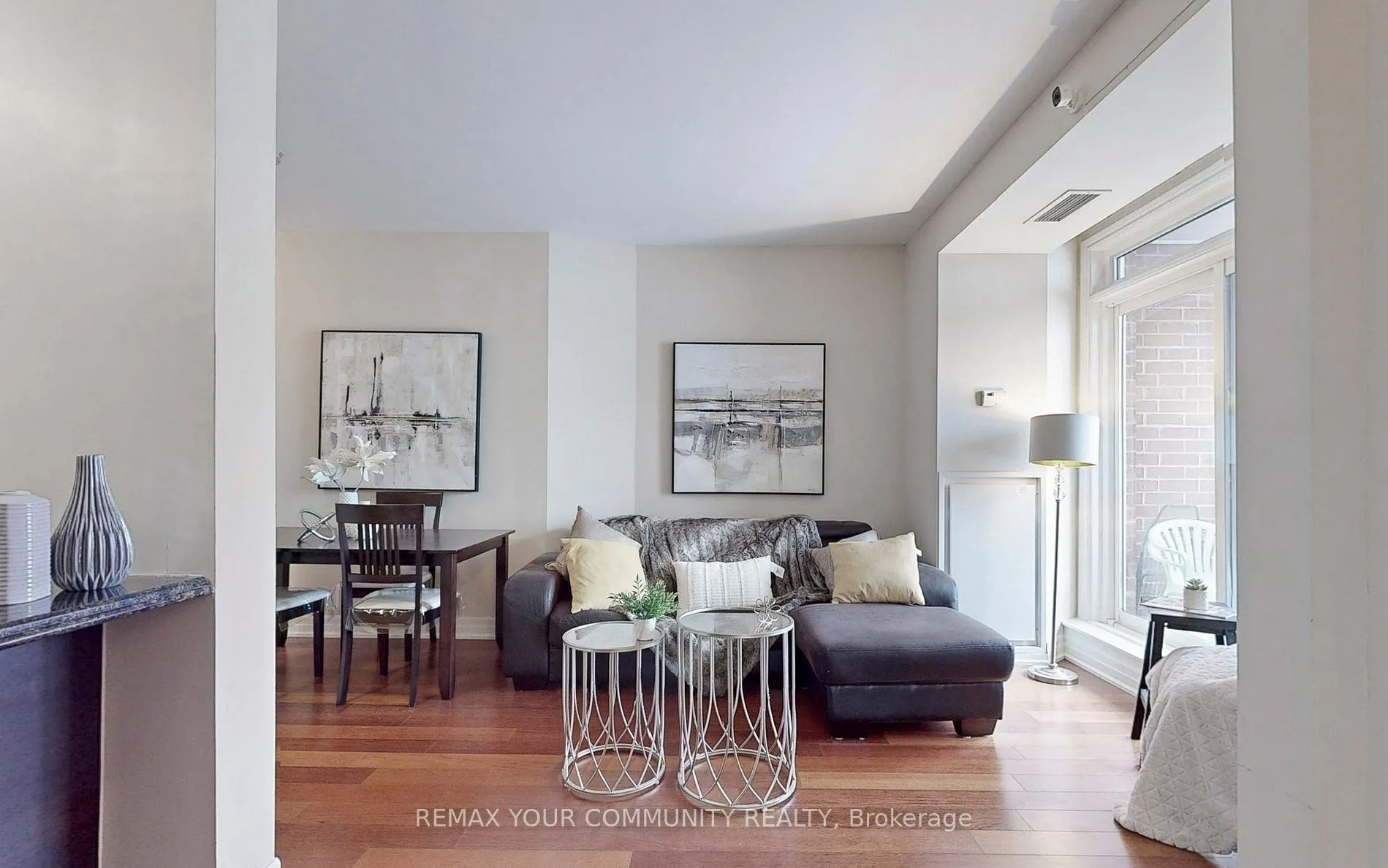 15450 Yonge Street #205