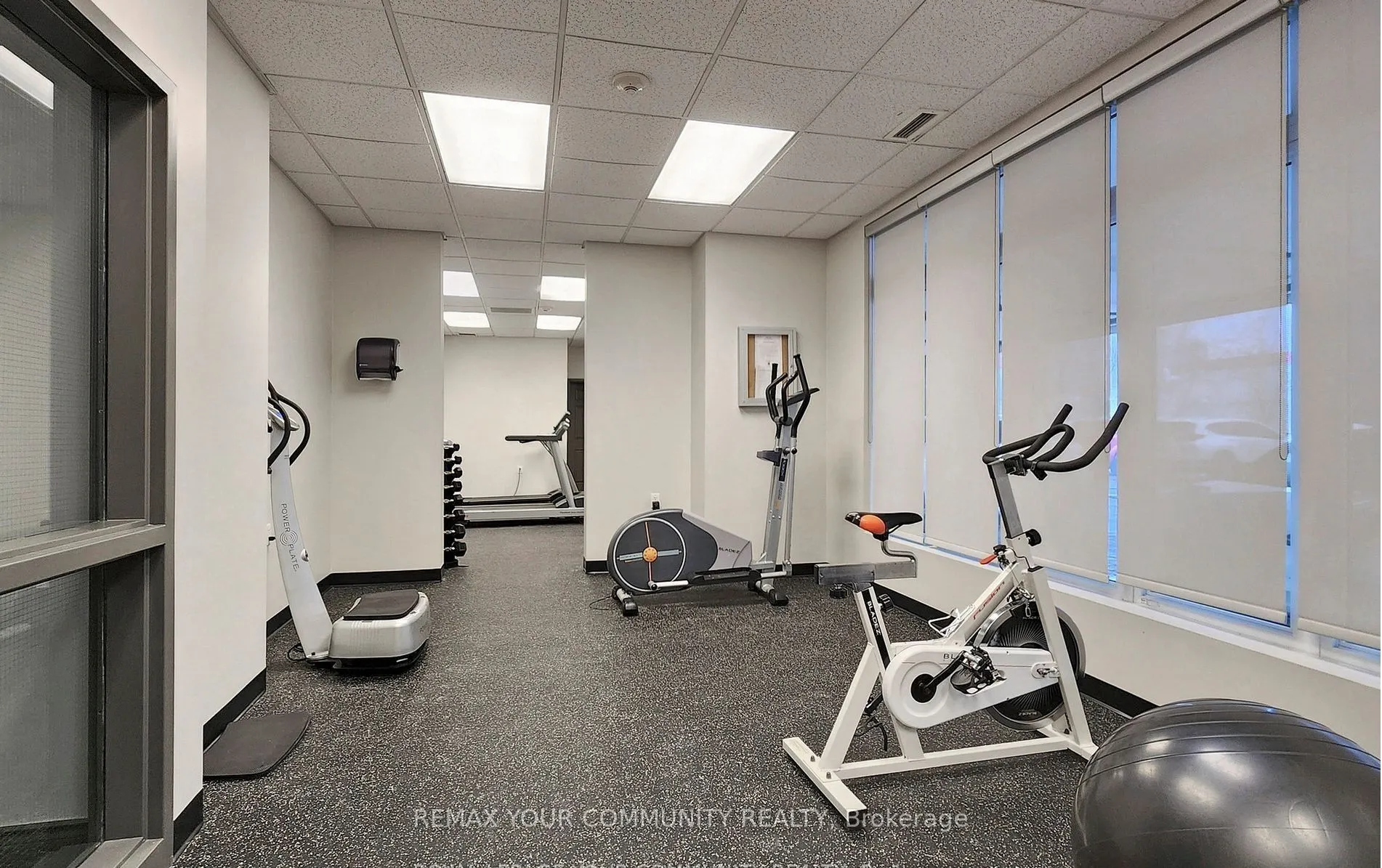 15450 Yonge Street #205