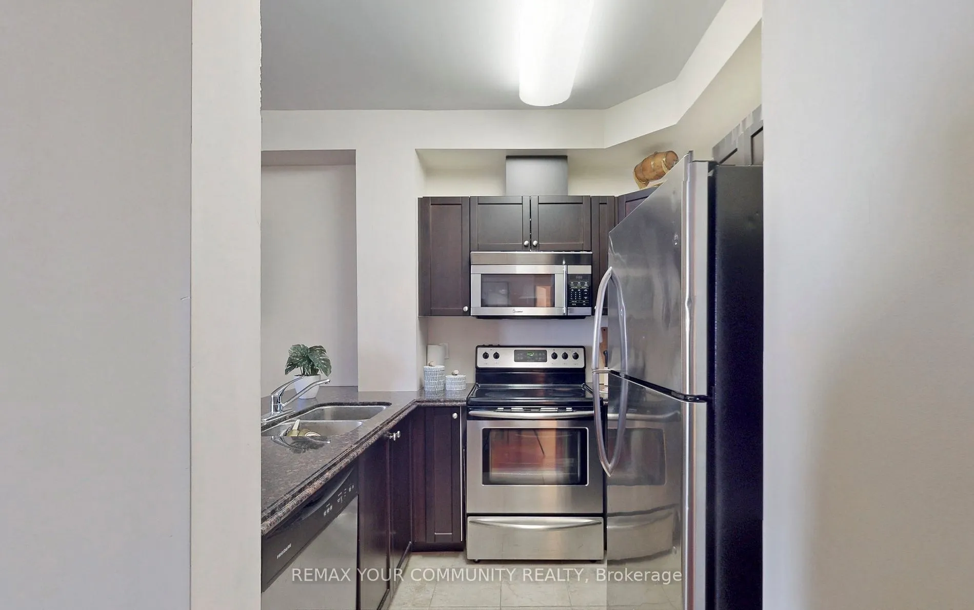 15450 Yonge Street #205