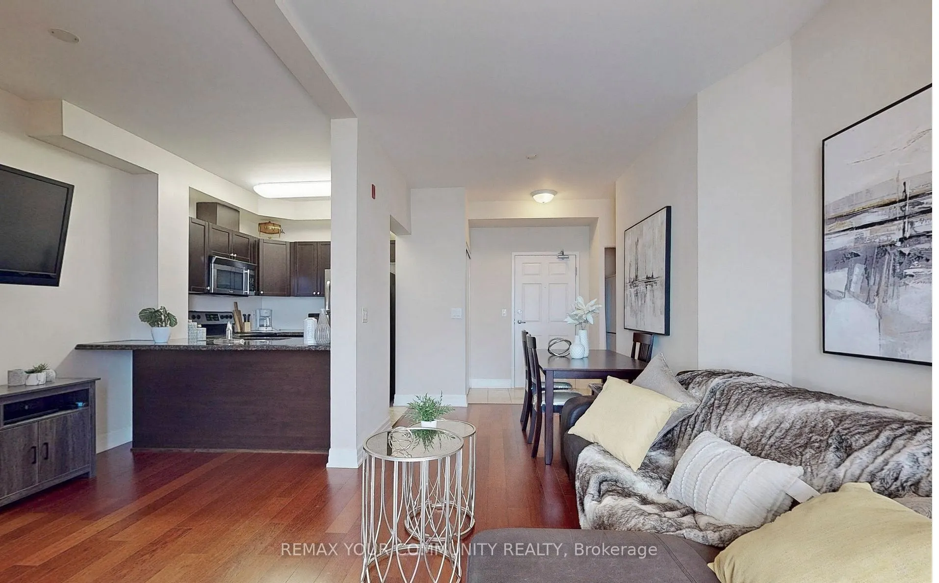 15450 Yonge Street #205
