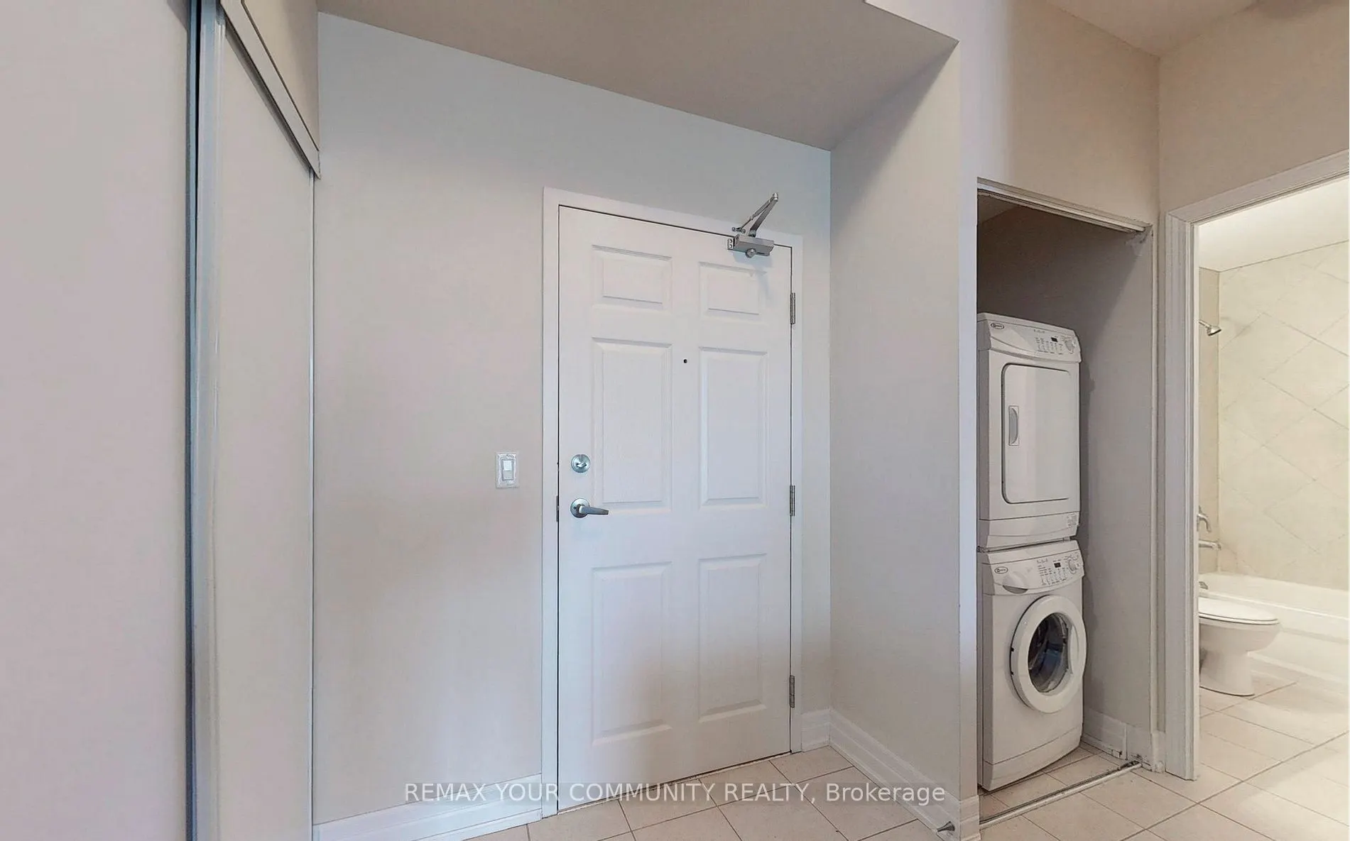 15450 Yonge Street #205
