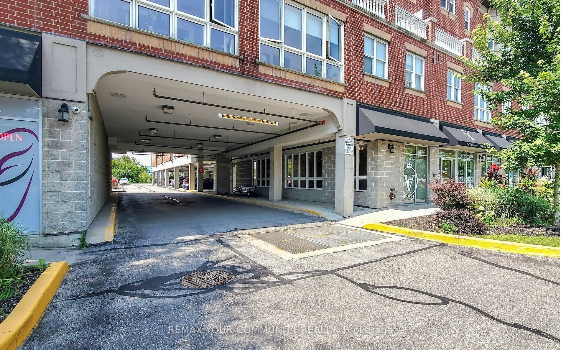 15450 Yonge Street #205