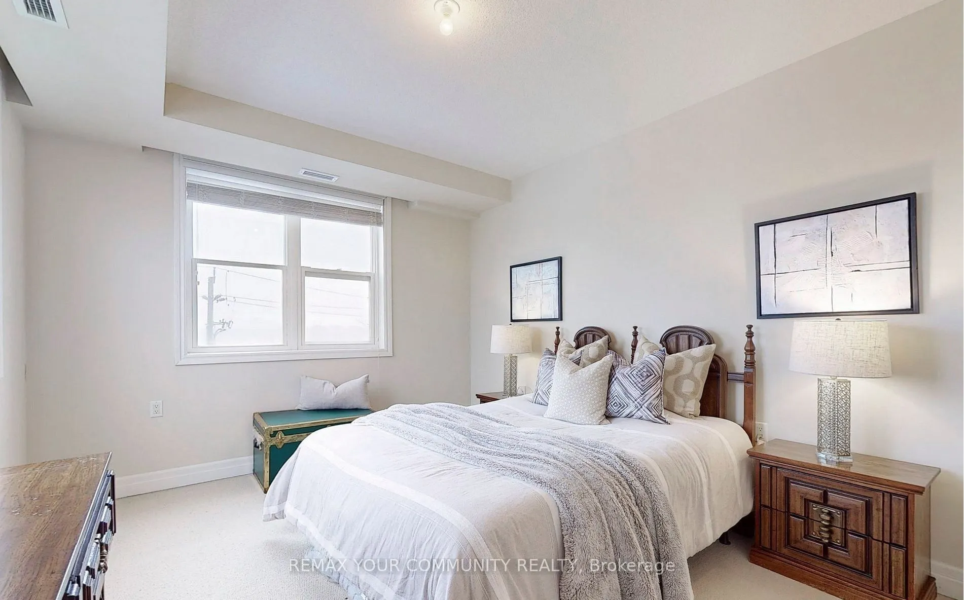 15450 Yonge Street #205